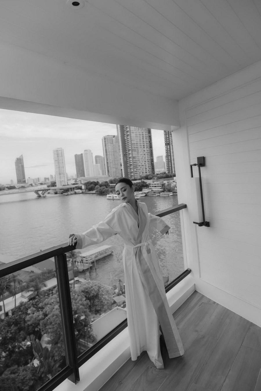 คุณหยดน้ำ–นัดดาภรณ์ นิวาตวงศ์ และ คุณชินยะ วงษ์เจริญสิน เข้าพิธีหมั้นและรดน้ำสังข์ ท่ามกลางบรรยากาศอบอุ่น ณ แมนดาริน โอเรียนเต็ล กรุงเทพฯ