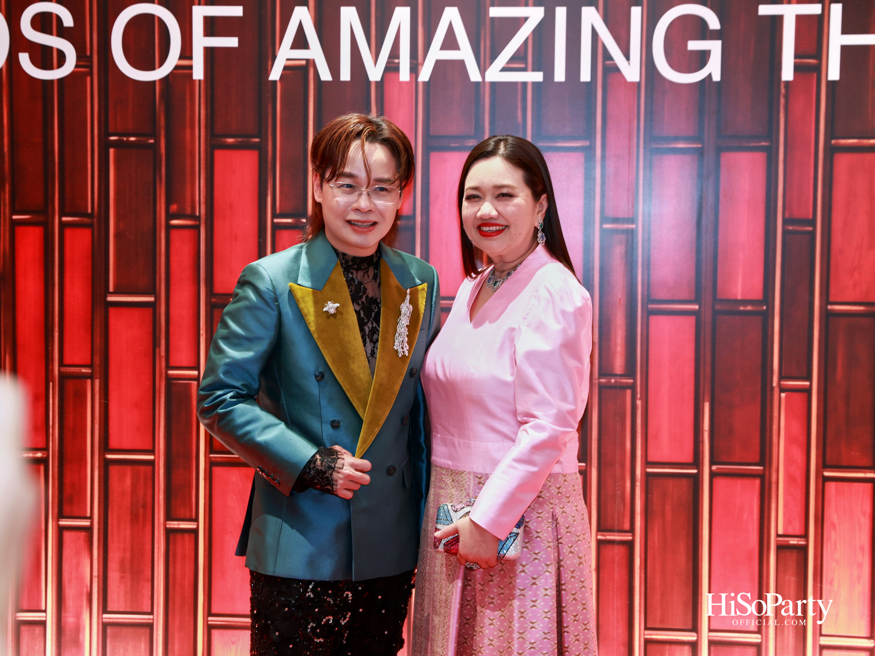 ‘THREADS OF AMAZING THAILAND’ ถ่ายทอดเสน่ห์ผ้าไทยร่วมสมัย ผสานความงดงามแห่งอัญมณีจาก Beauty Gems