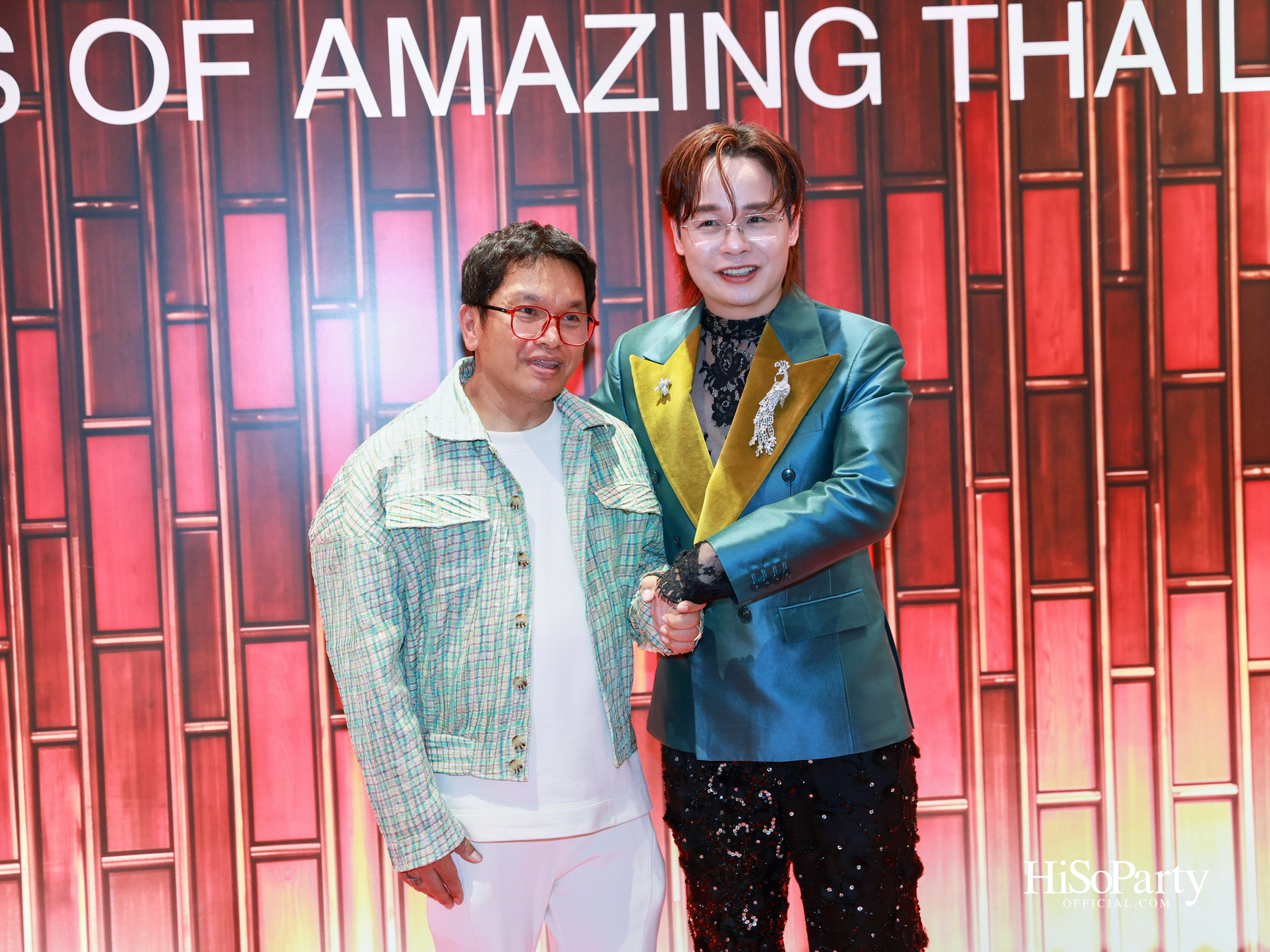 ‘THREADS OF AMAZING THAILAND’ ถ่ายทอดเสน่ห์ผ้าไทยร่วมสมัย ผสานความงดงามแห่งอัญมณีจาก Beauty Gems