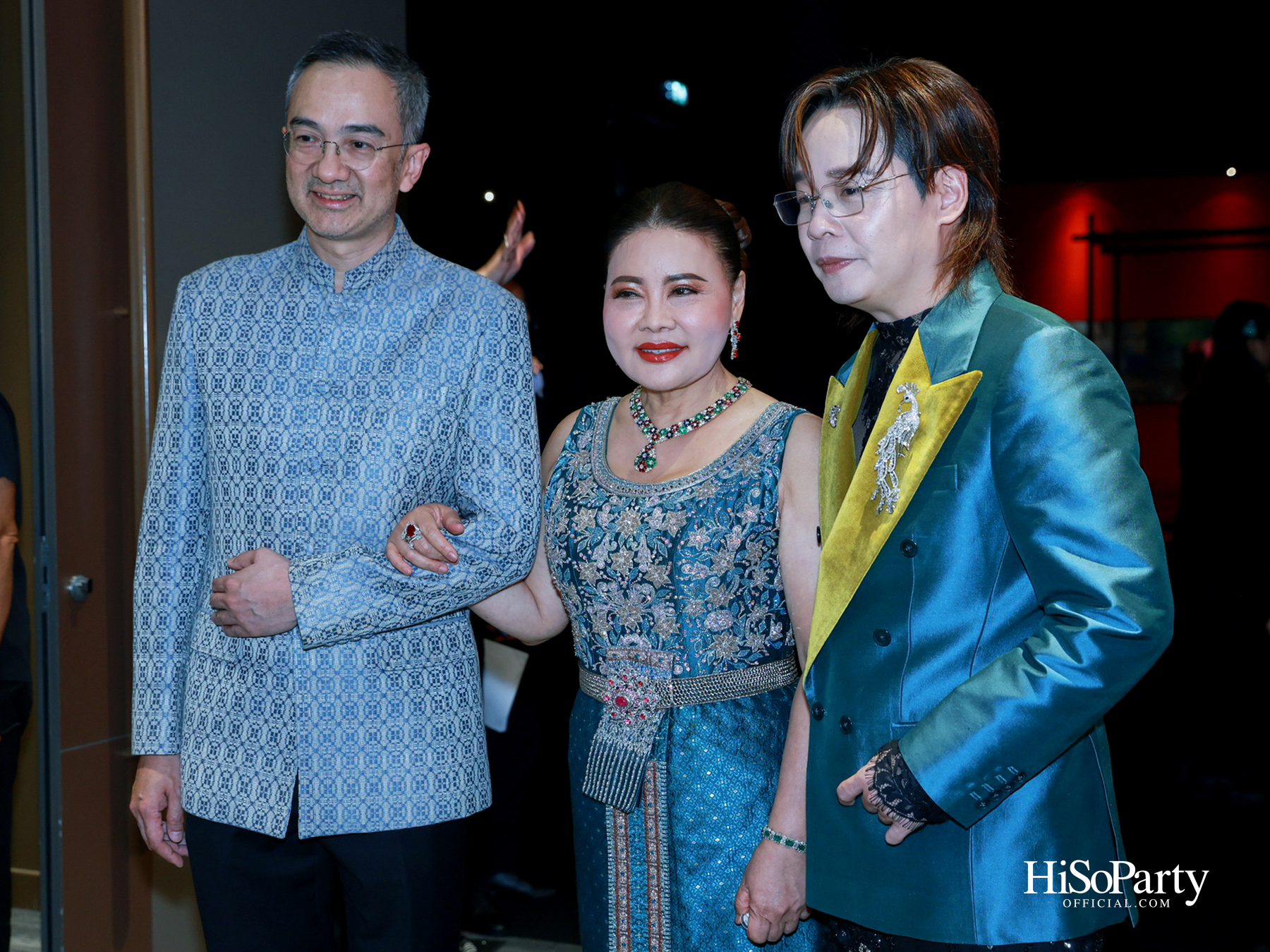 ‘THREADS OF AMAZING THAILAND’ ถ่ายทอดเสน่ห์ผ้าไทยร่วมสมัย ผสานความงดงามแห่งอัญมณีจาก Beauty Gems
