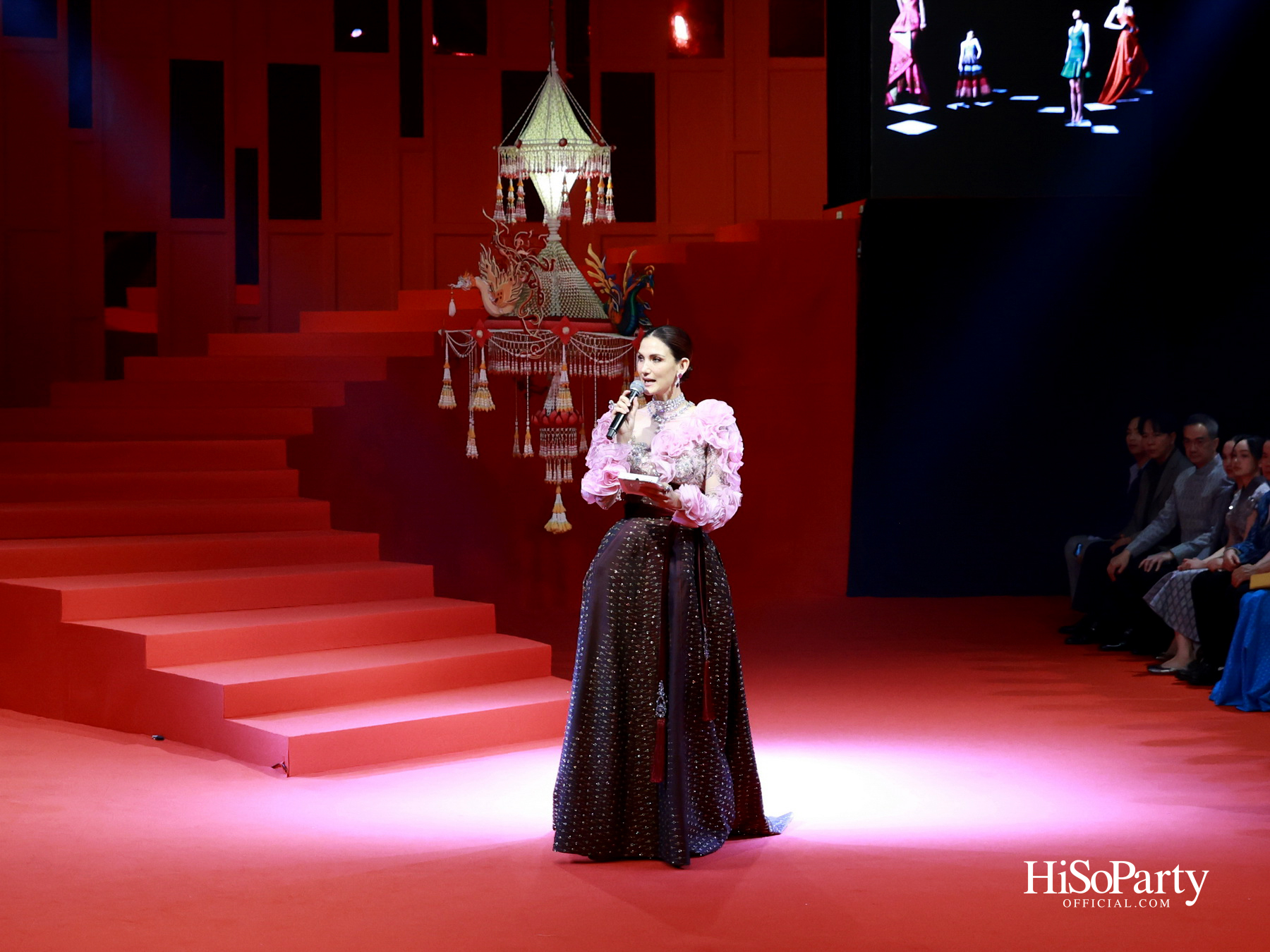 ‘THREADS OF AMAZING THAILAND’ ถ่ายทอดเสน่ห์ผ้าไทยร่วมสมัย ผสานความงดงามแห่งอัญมณีจาก Beauty Gems