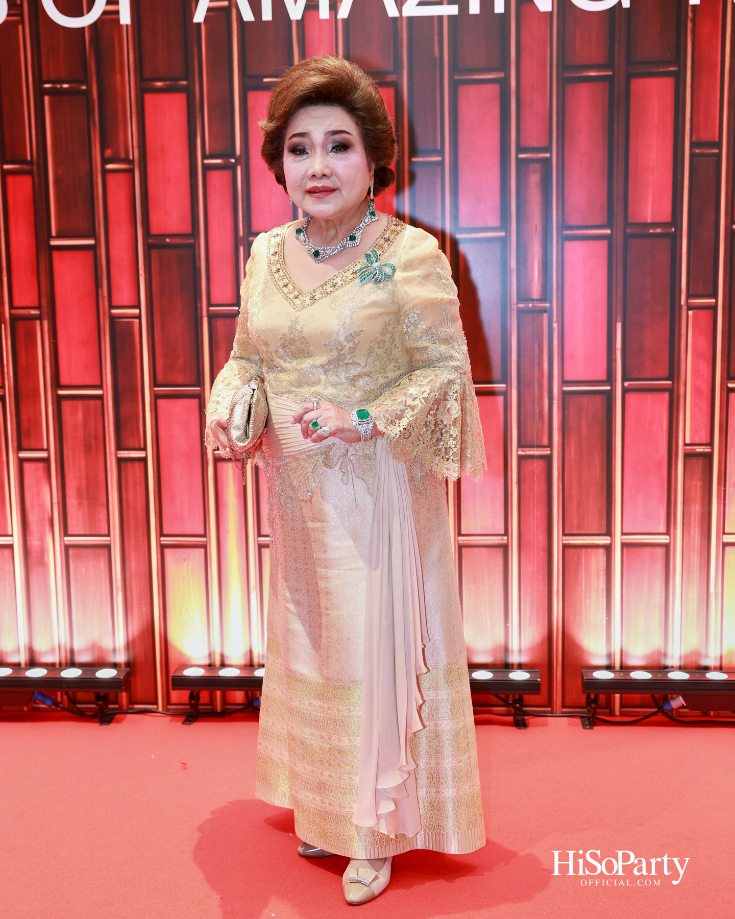 ‘THREADS OF AMAZING THAILAND’ ถ่ายทอดเสน่ห์ผ้าไทยร่วมสมัย ผสานความงดงามแห่งอัญมณีจาก Beauty Gems