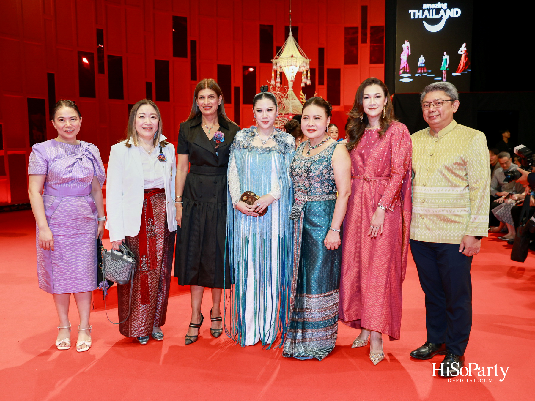 ‘THREADS OF AMAZING THAILAND’ ถ่ายทอดเสน่ห์ผ้าไทยร่วมสมัย ผสานความงดงามแห่งอัญมณีจาก Beauty Gems