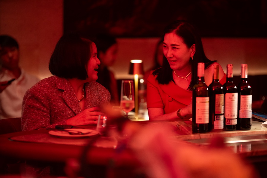 เปิดตัว ‘ELPASO’ Modern Tapas Bar แห่งใหม่ริมแม่น้ำเจ้าพระยา ถ่ายทอดเสน่ห์สเปนผ่านค่ำคืน ‘Spanish Masked Celebration’