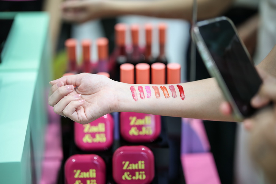 Zadi & Jo เปิด ‘Glow Station’ แห่งแรกที่ EVEANDBOY Centerpoint Siam Square ชวนวัยรุ่นค้นหาไอเท็มความงามที่ใช่