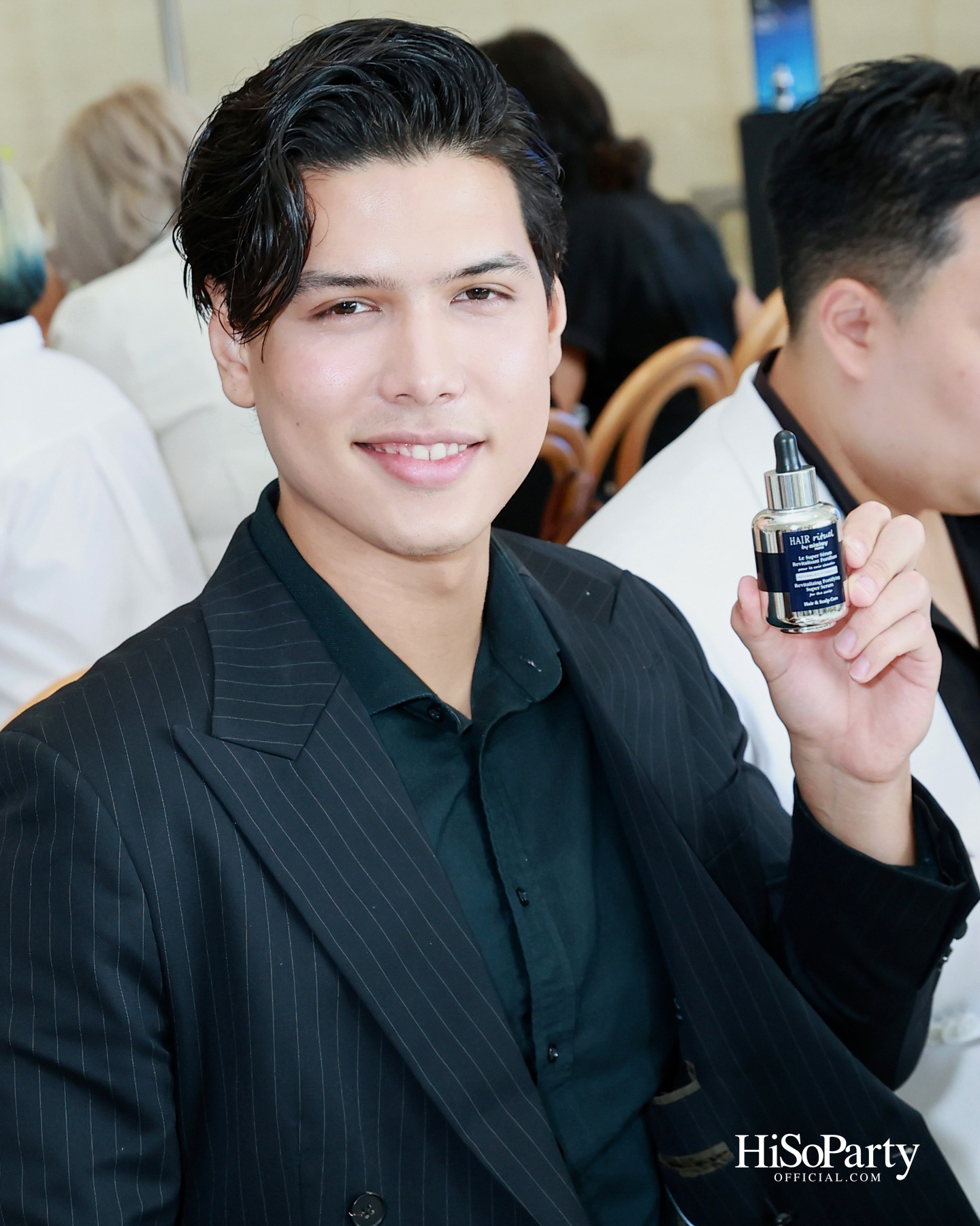 Sisley เปิดตัว ‘Revitalizing Fortifying Super Serum Advanced Formula ‘Le Super Serum’ เซรั่มสูตรใหม่เพื่อการดูแลหนังศีรษะและเส้นผม