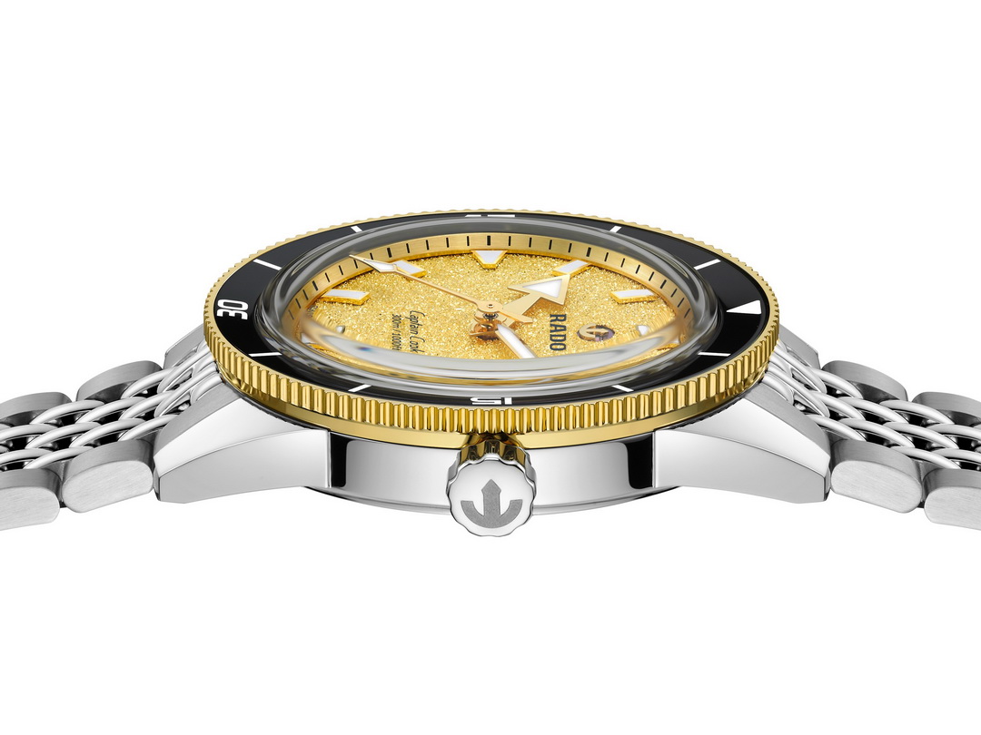 Rado เติมประกายใหม่ให้คอลเลกชัน Captain Cook ด้วยหน้าปัดสีทองดีไซน์ล่าสุด