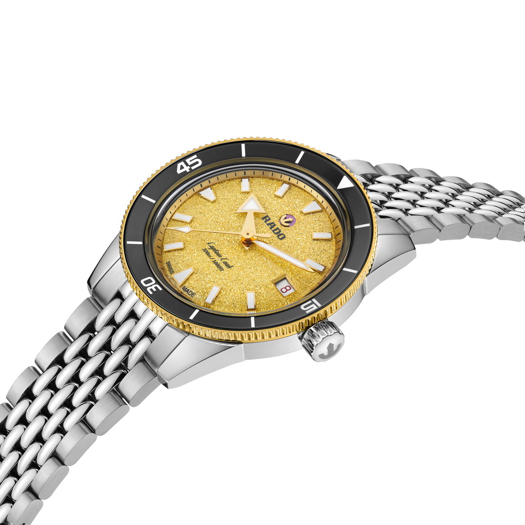 Rado เติมประกายใหม่ให้คอลเลกชัน Captain Cook ด้วยหน้าปัดสีทองดีไซน์ล่าสุด