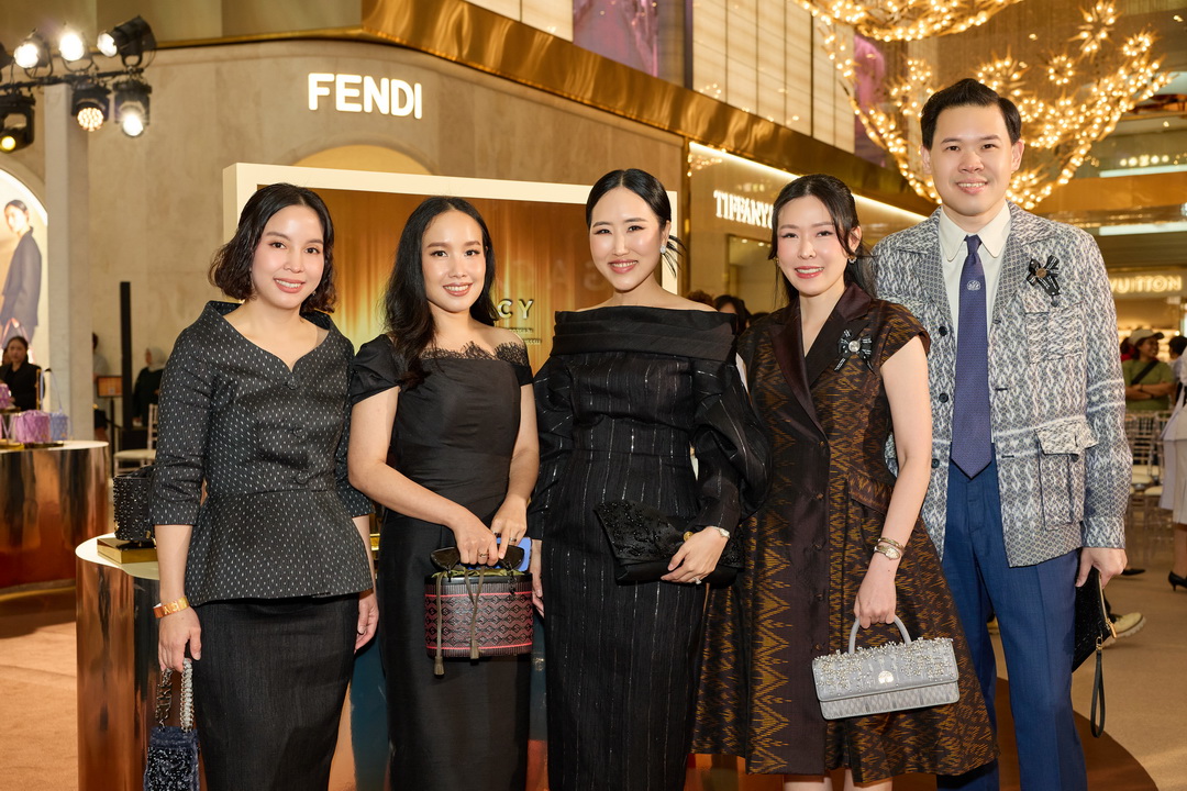 สมเด็จพระเจ้าลูกเธอ เจ้าฟ้าสิริวัณณวรี นารีรัตนราชกัญญา ทรงรับชมแฟชั่นโชว์ภายใต้แนวคิด ‘The Walk of Woven Identities’