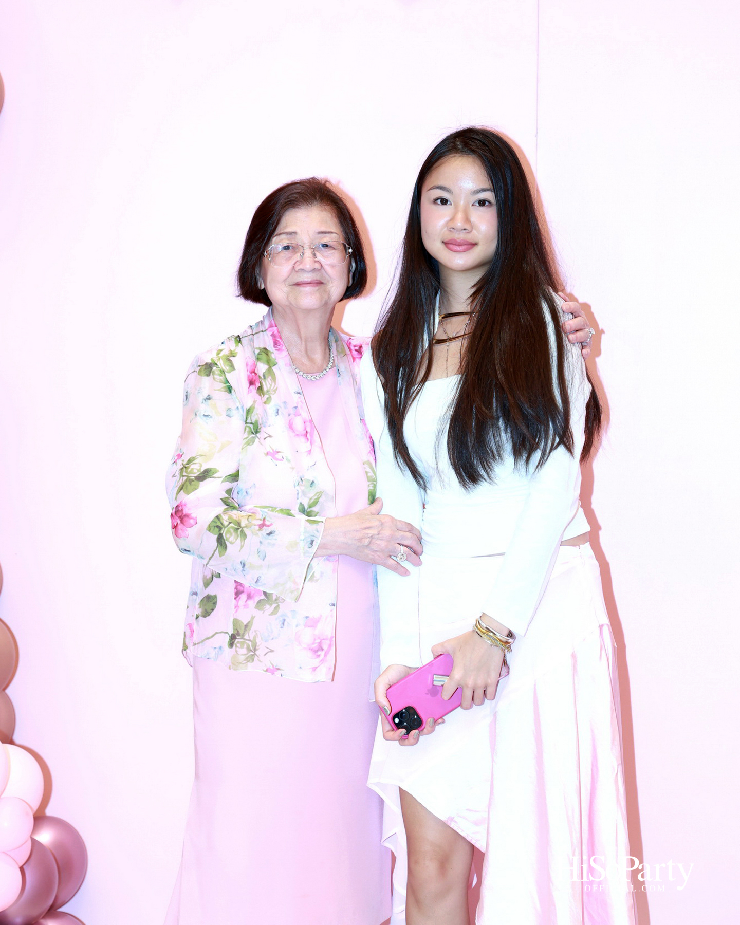 ‘LOVE FOREVER’ ค่ำคืนแห่งความรัก ฉลองวันเกิด ‘คุณสุวิมล มหากิจศิริ’ อย่างอบอุ่นและชื่นมื่น