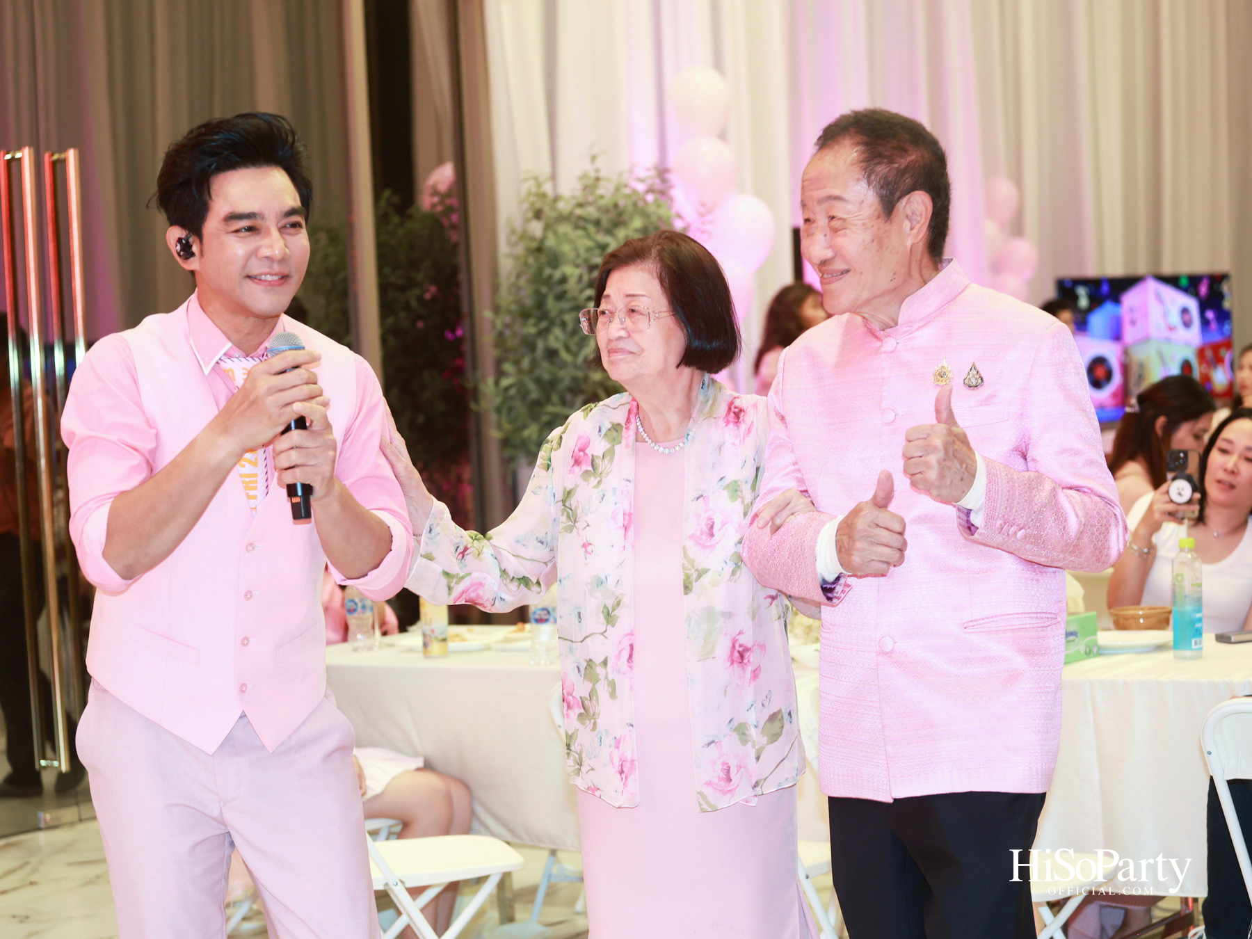 ‘LOVE FOREVER’ ค่ำคืนแห่งความรัก ฉลองวันเกิด ‘คุณสุวิมล มหากิจศิริ’ อย่างอบอุ่นและชื่นมื่น
