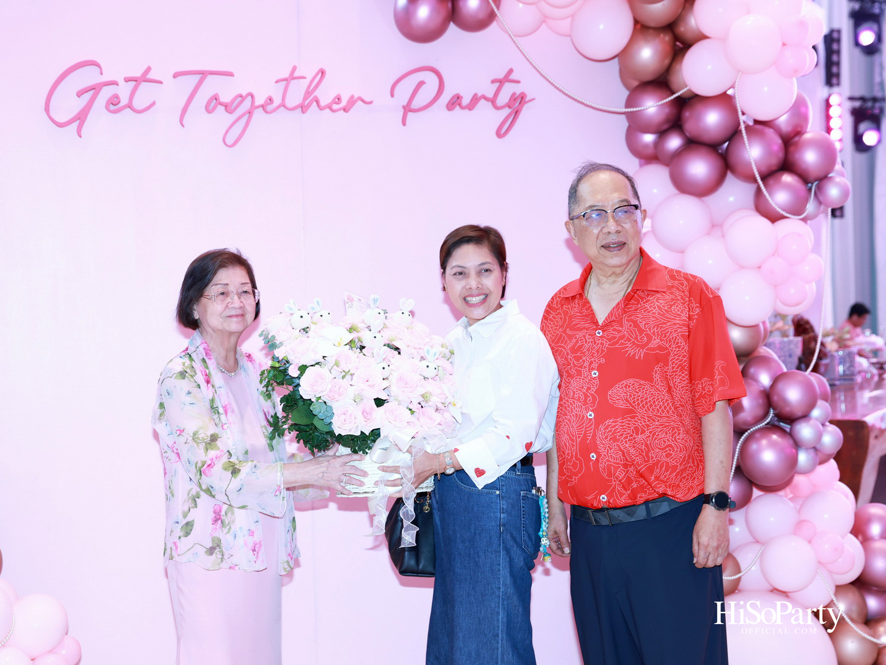 ‘LOVE FOREVER’ ค่ำคืนแห่งความรัก ฉลองวันเกิด ‘คุณสุวิมล มหากิจศิริ’ อย่างอบอุ่นและชื่นมื่น