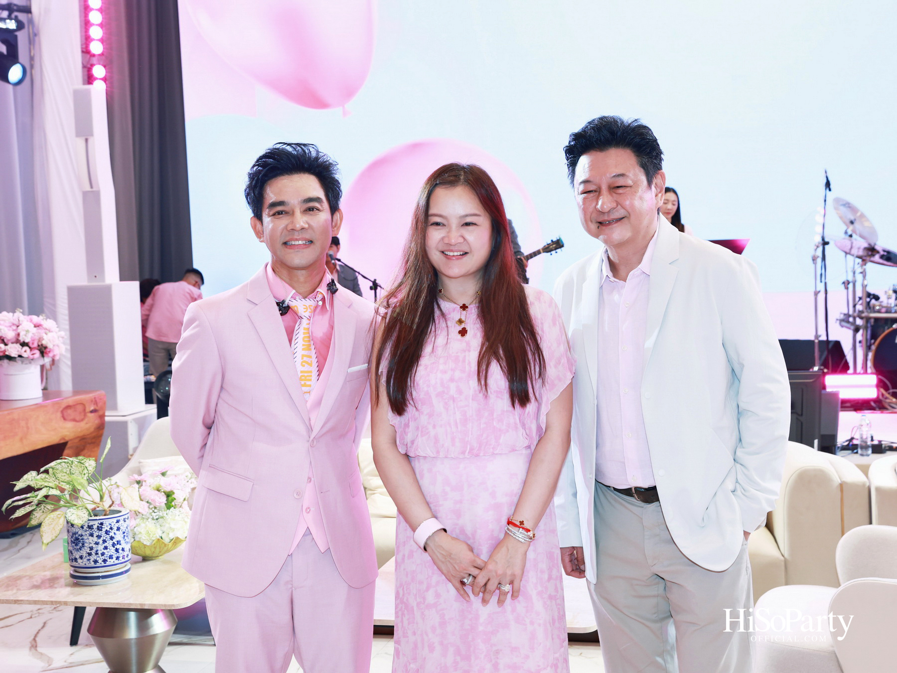 ‘LOVE FOREVER’ ค่ำคืนแห่งความรัก ฉลองวันเกิด ‘คุณสุวิมล มหากิจศิริ’ อย่างอบอุ่นและชื่นมื่น