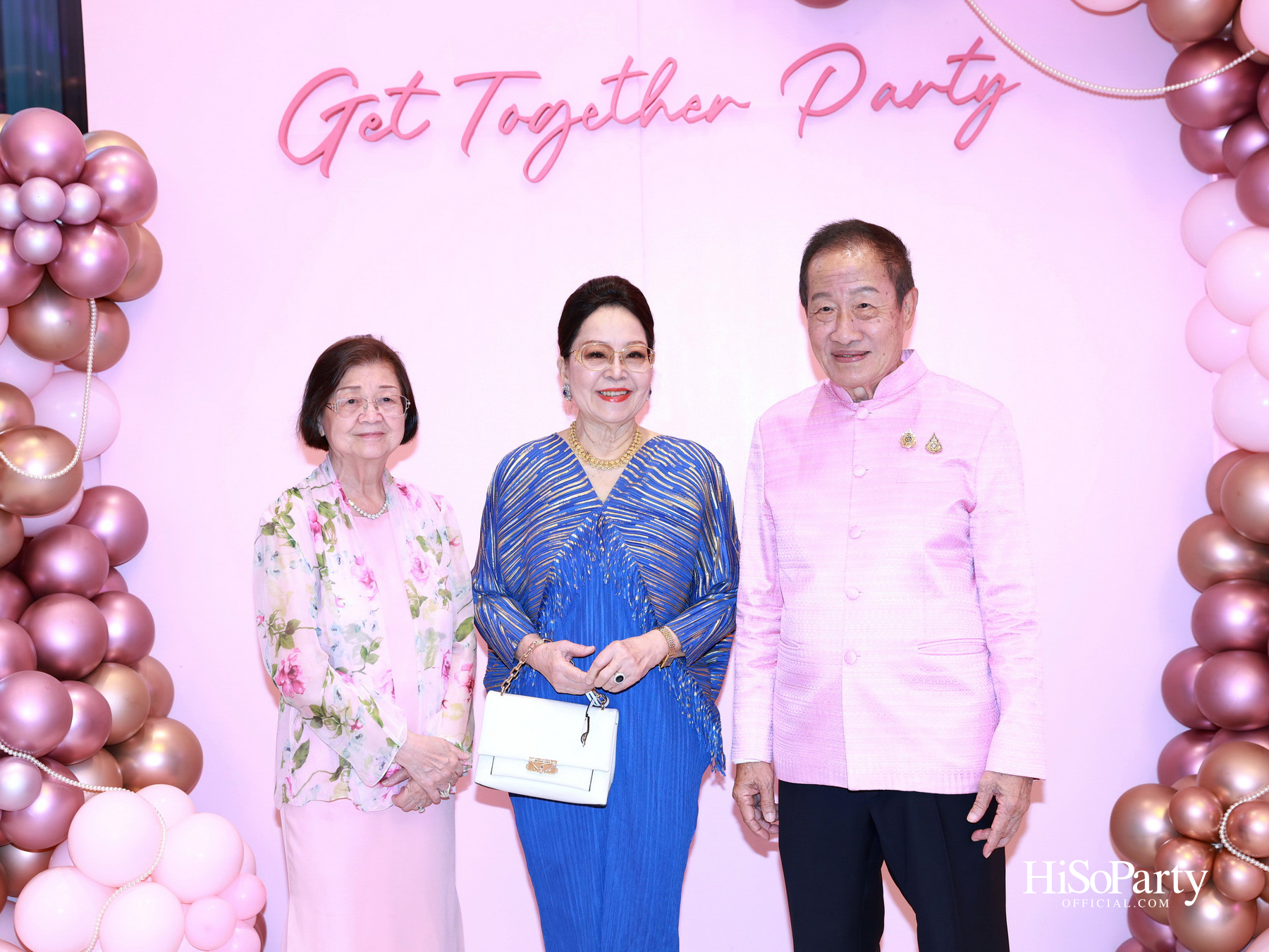 ‘LOVE FOREVER’ ค่ำคืนแห่งความรัก ฉลองวันเกิด ‘คุณสุวิมล มหากิจศิริ’ อย่างอบอุ่นและชื่นมื่น