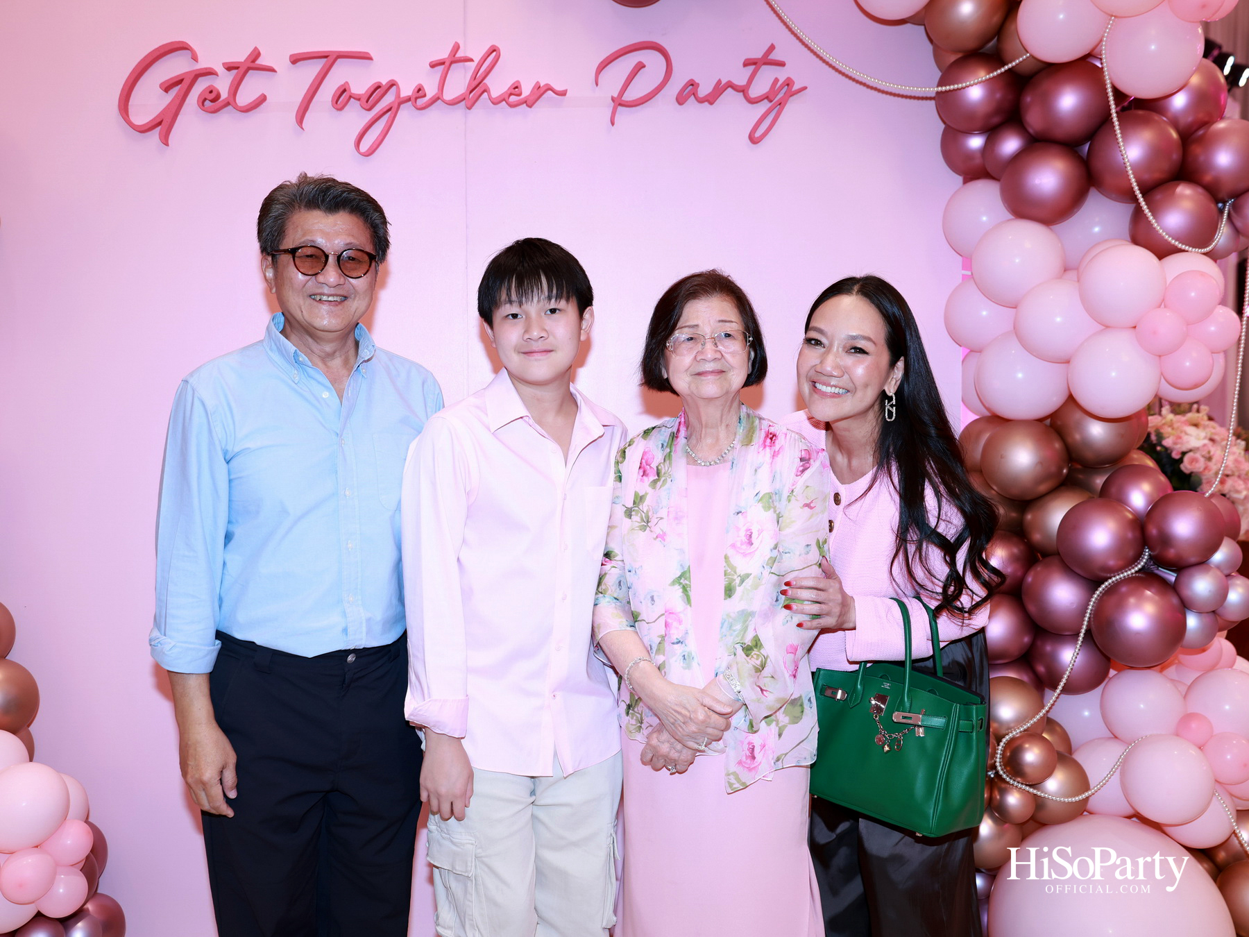 ‘LOVE FOREVER’ ค่ำคืนแห่งความรัก ฉลองวันเกิด ‘คุณสุวิมล มหากิจศิริ’ อย่างอบอุ่นและชื่นมื่น