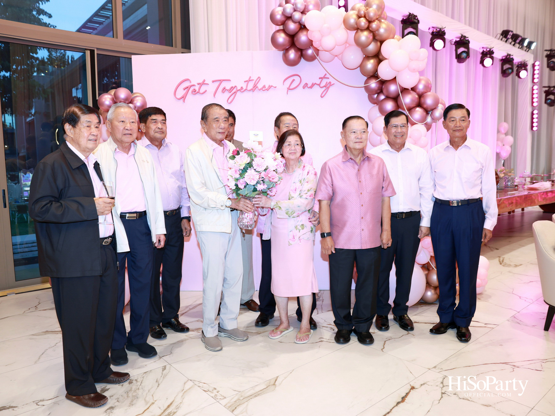 ‘LOVE FOREVER’ ค่ำคืนแห่งความรัก ฉลองวันเกิด ‘คุณสุวิมล มหากิจศิริ’ อย่างอบอุ่นและชื่นมื่น