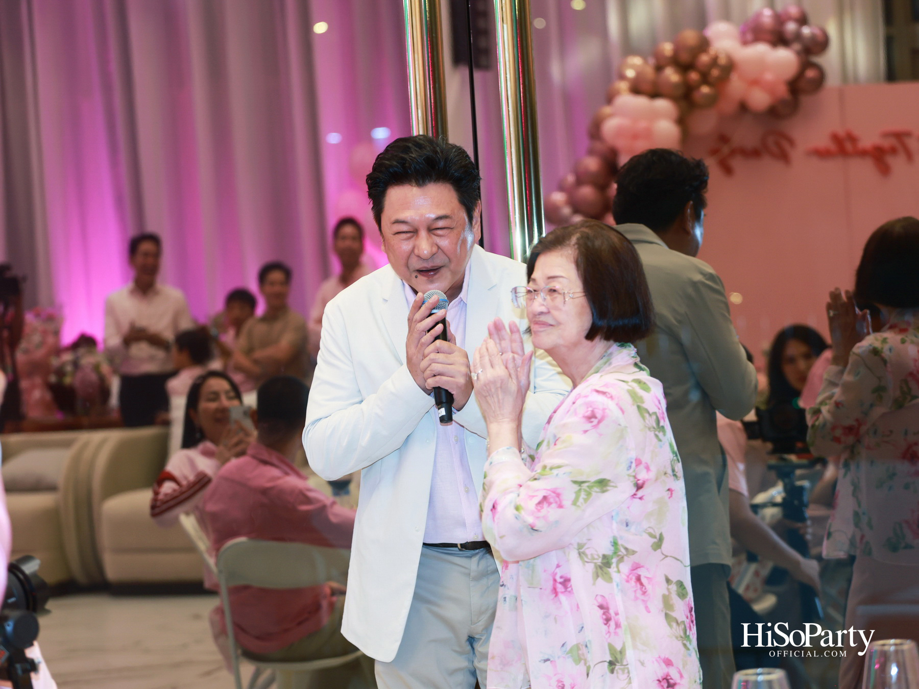 ‘LOVE FOREVER’ ค่ำคืนแห่งความรัก ฉลองวันเกิด ‘คุณสุวิมล มหากิจศิริ’ อย่างอบอุ่นและชื่นมื่น