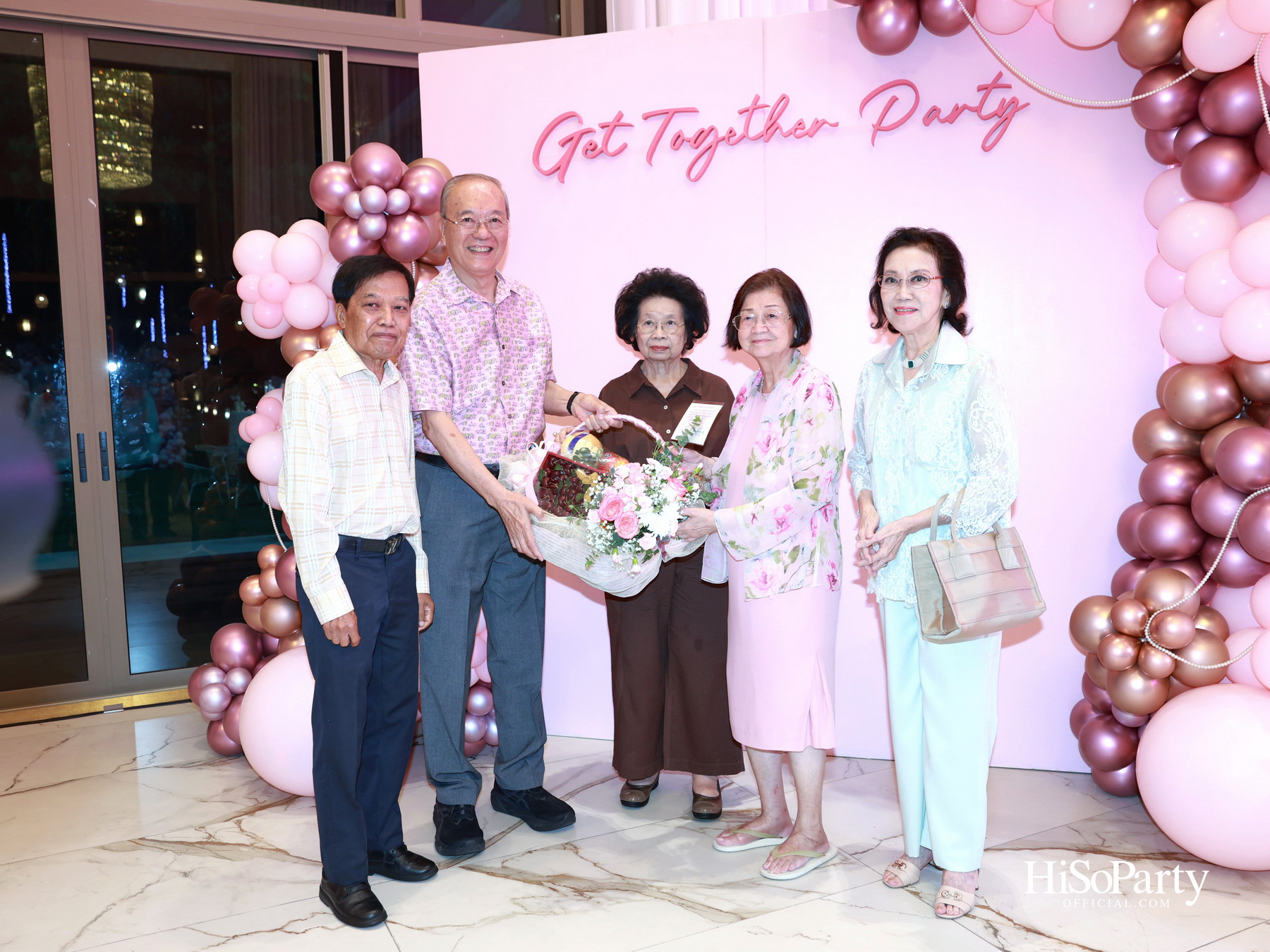 ‘LOVE FOREVER’ ค่ำคืนแห่งความรัก ฉลองวันเกิด ‘คุณสุวิมล มหากิจศิริ’ อย่างอบอุ่นและชื่นมื่น