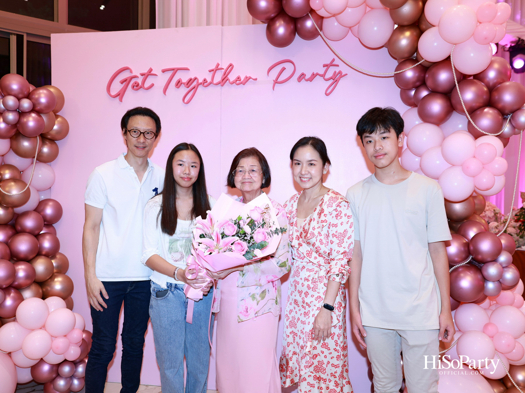 ‘LOVE FOREVER’ ค่ำคืนแห่งความรัก ฉลองวันเกิด ‘คุณสุวิมล มหากิจศิริ’ อย่างอบอุ่นและชื่นมื่น