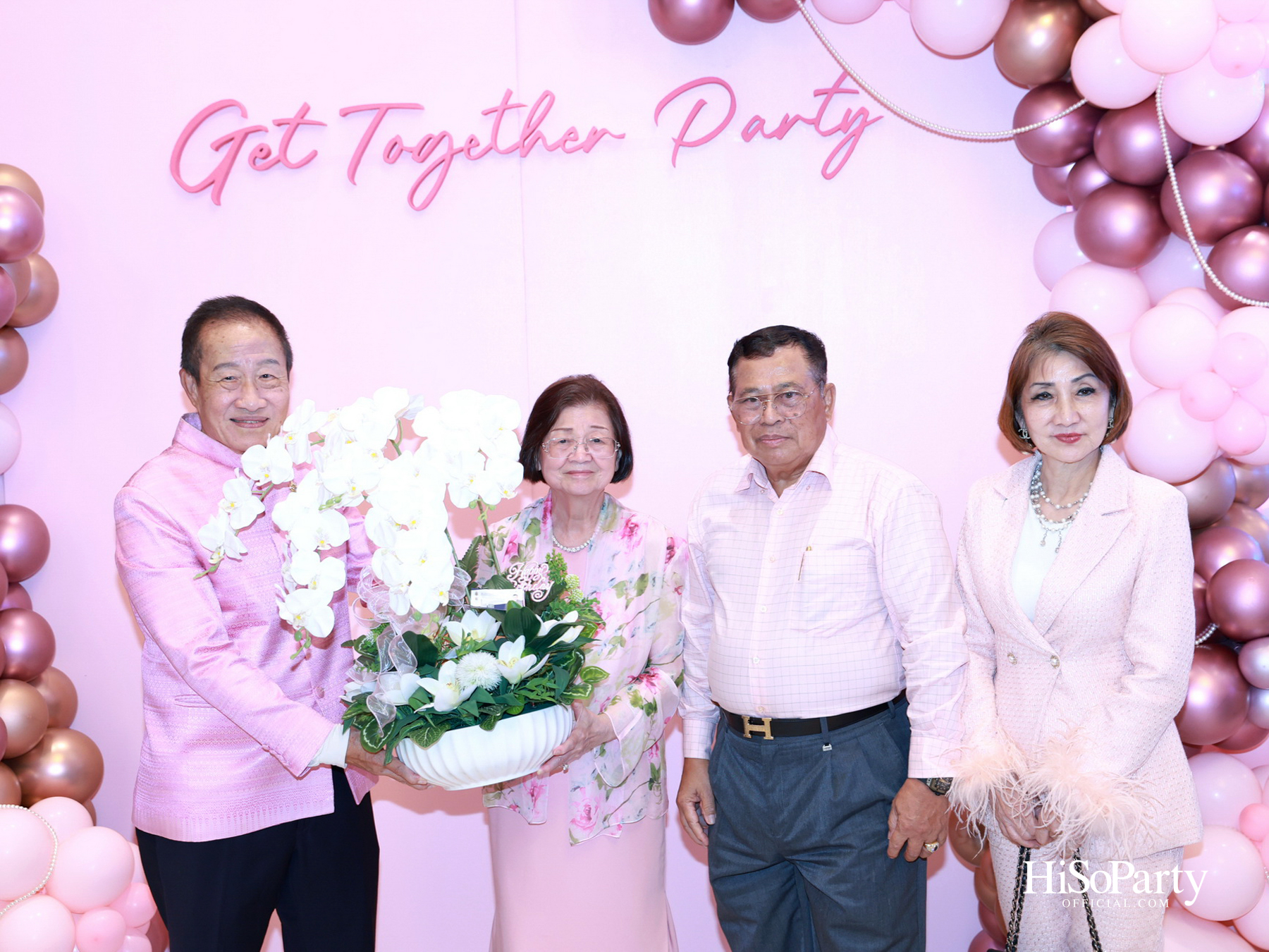 ‘LOVE FOREVER’ ค่ำคืนแห่งความรัก ฉลองวันเกิด ‘คุณสุวิมล มหากิจศิริ’ อย่างอบอุ่นและชื่นมื่น