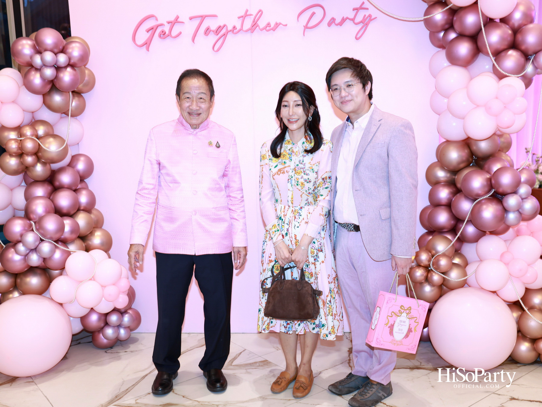 ‘LOVE FOREVER’ ค่ำคืนแห่งความรัก ฉลองวันเกิด ‘คุณสุวิมล มหากิจศิริ’ อย่างอบอุ่นและชื่นมื่น