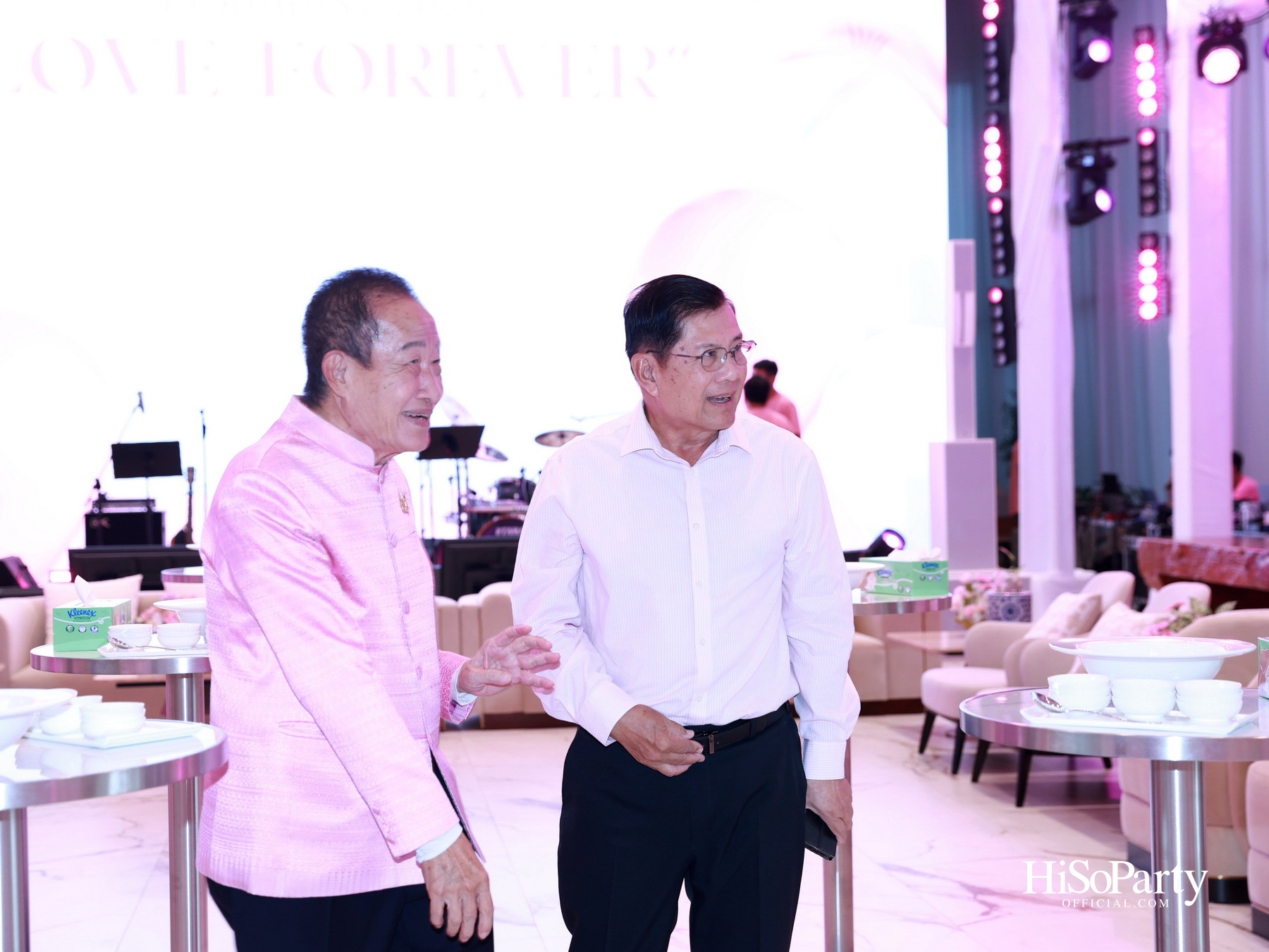 ‘LOVE FOREVER’ ค่ำคืนแห่งความรัก ฉลองวันเกิด ‘คุณสุวิมล มหากิจศิริ’ อย่างอบอุ่นและชื่นมื่น