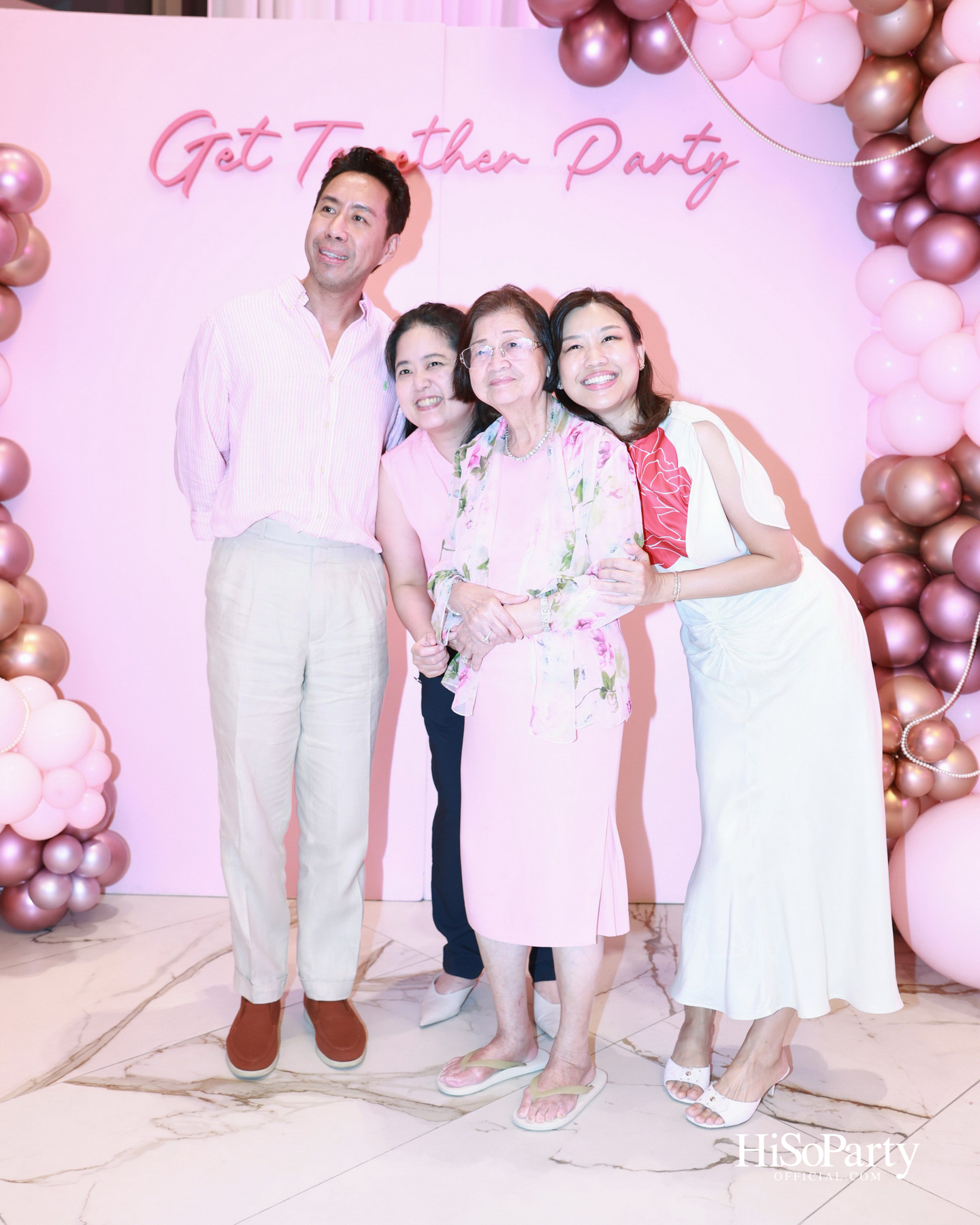 ‘LOVE FOREVER’ ค่ำคืนแห่งความรัก ฉลองวันเกิด ‘คุณสุวิมล มหากิจศิริ’ อย่างอบอุ่นและชื่นมื่น