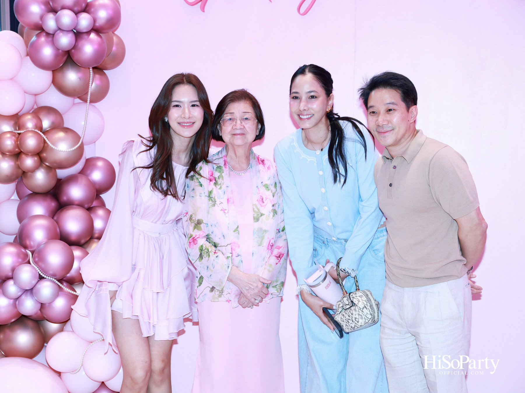 ‘LOVE FOREVER’ ค่ำคืนแห่งความรัก ฉลองวันเกิด ‘คุณสุวิมล มหากิจศิริ’ อย่างอบอุ่นและชื่นมื่น