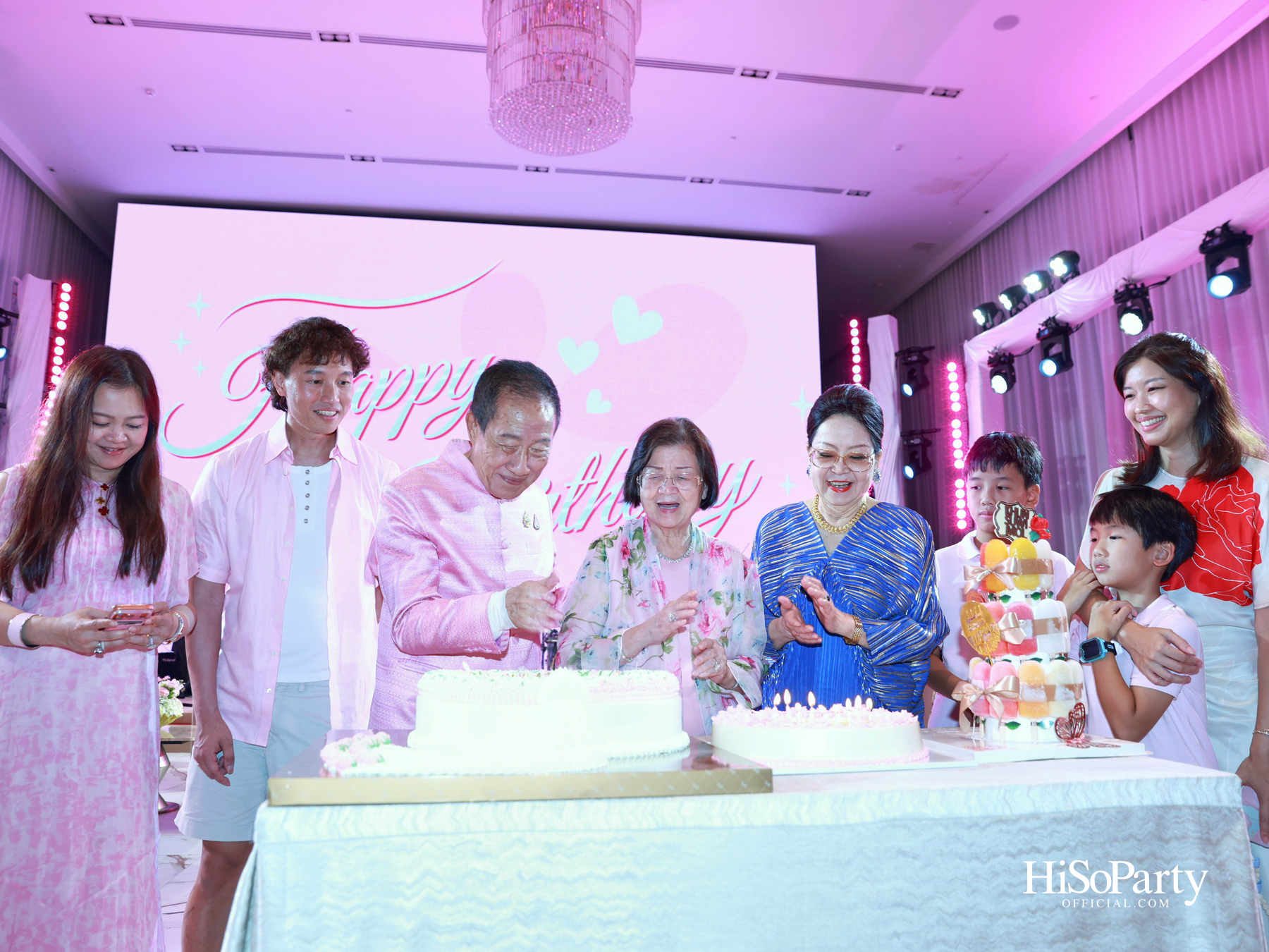 ‘LOVE FOREVER’ ค่ำคืนแห่งความรัก ฉลองวันเกิด ‘คุณสุวิมล มหากิจศิริ’ อย่างอบอุ่นและชื่นมื่น
