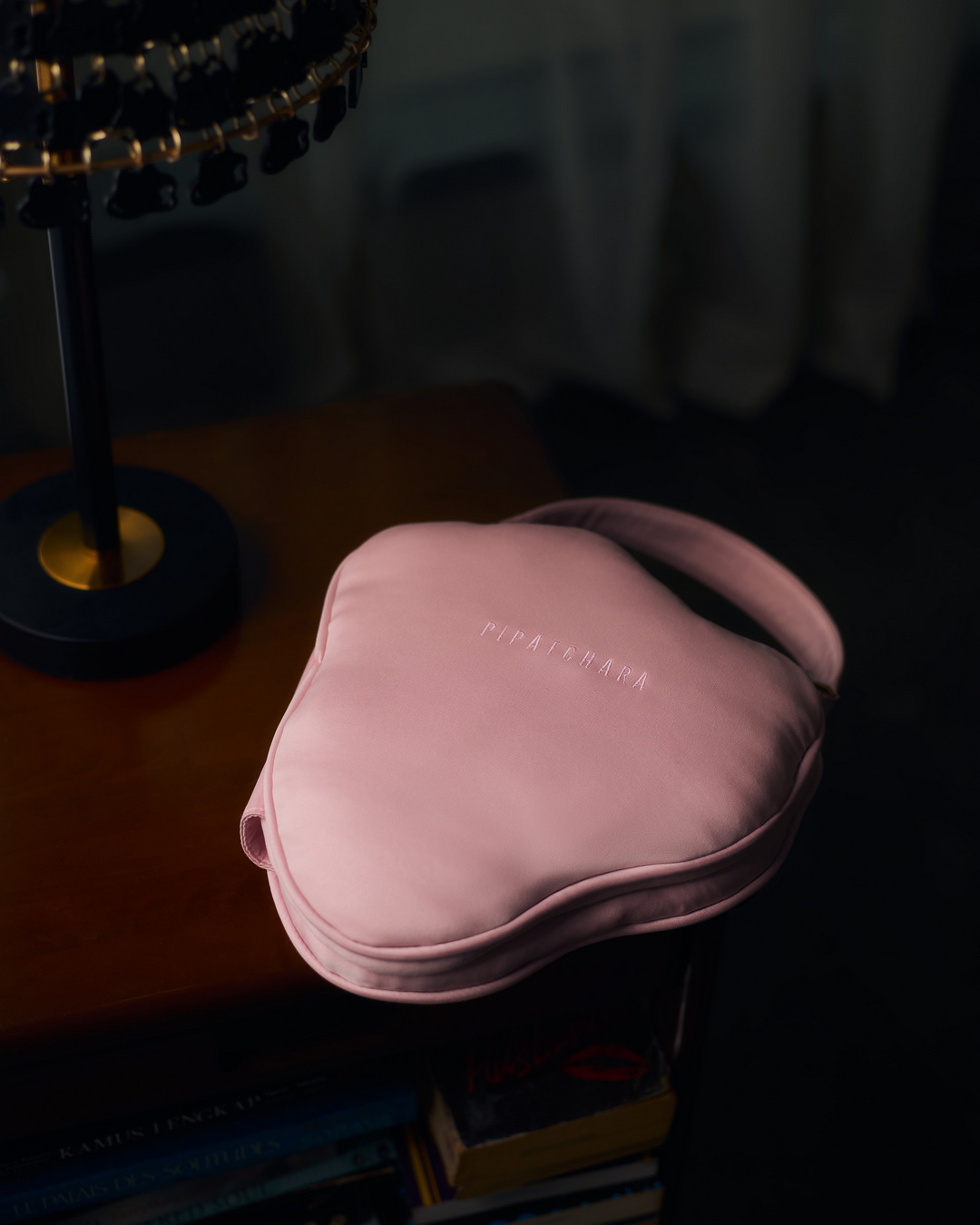 Samsung x PIPATCHARA ถ่ายทอดแนวคิด ‘Carry the Necessaries’ ผ่าน ‘RUBY’ แฟชั่นไอเทมลิมิเต็ดเพียง 100 ชิ้นในโลก