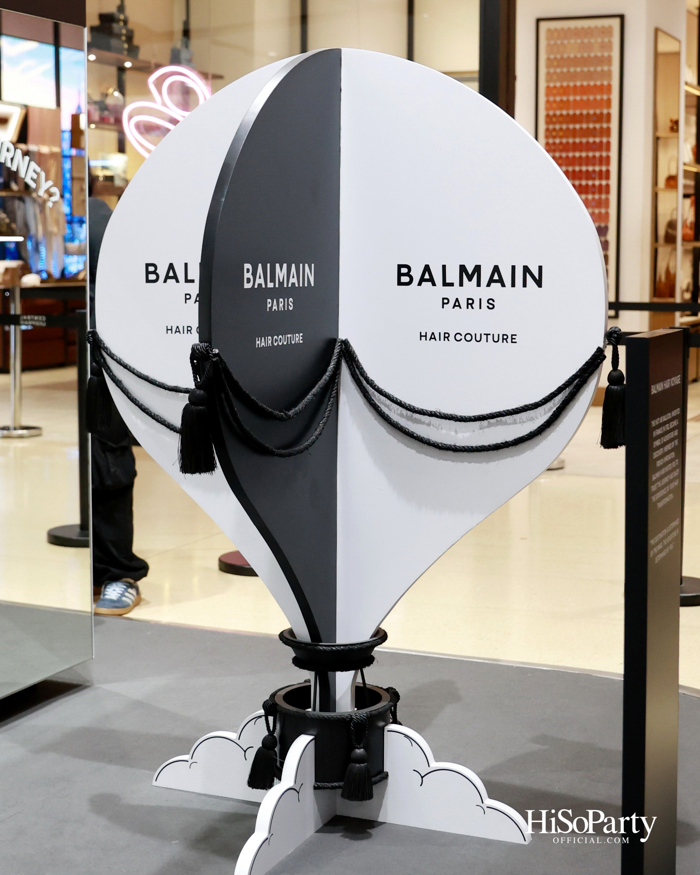 BALMAIN HAIR เปิดป็อปอัพ ‘BALMAIN HAIR VOYAGE’ ชวนสัมผัสโลกแห่งแฮร์กูตูร์ พร้อมอัปเดตคอลเลกชัน ‘LOCKS OF GOLD’