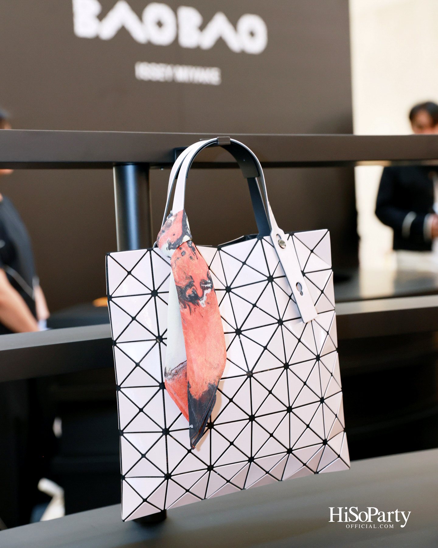 BAO BAO ISSEY MIYAKE ฉลองครบรอบ 1 ปีของการเปิดร้าน ณ สยาม ทาคาชิมายะ พร้อมเปิดตัว ‘COSMIC’ ซีรีส์