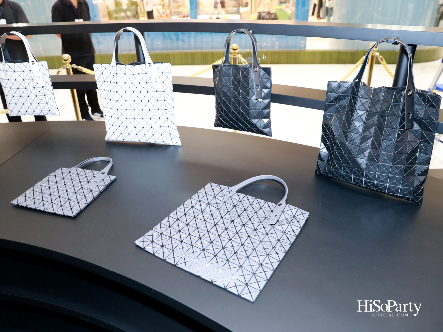 BAO BAO ISSEY MIYAKE ฉลองครบรอบ 1 ปีของการเปิดร้าน ณ สยาม ทาคาชิมายะ พร้อมเปิดตัว ‘COSMIC’ ซีรีส์