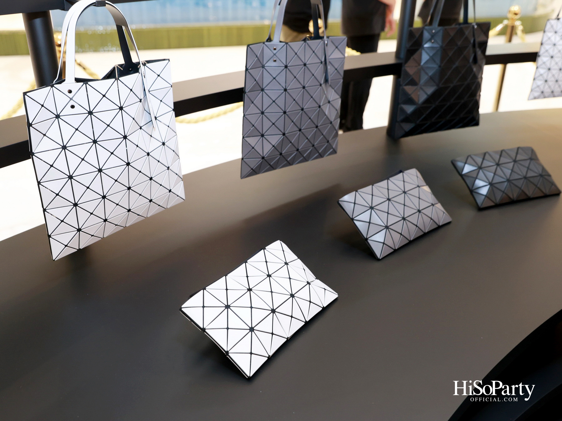BAO BAO ISSEY MIYAKE ฉลองครบรอบ 1 ปีของการเปิดร้าน ณ สยาม ทาคาชิมายะ พร้อมเปิดตัว ‘COSMIC’ ซีรีส์