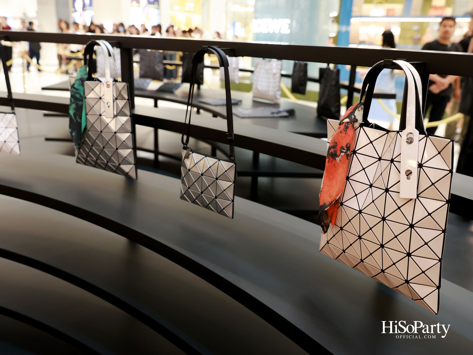 BAO BAO ISSEY MIYAKE ฉลองครบรอบ 1 ปีของการเปิดร้าน ณ สยาม ทาคาชิมายะ พร้อมเปิดตัว ‘COSMIC’ ซีรีส์