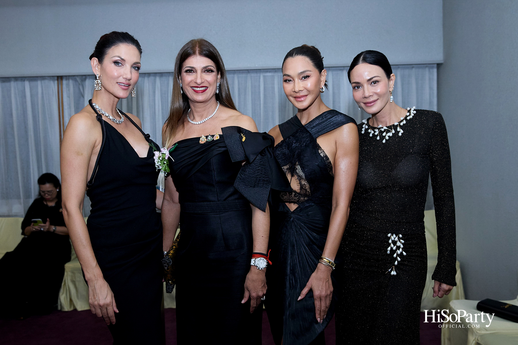 ในหลวง–พระราชินี ทอดพระเนตรคอนเสิร์ต ‘Opera Goes To Hollywood’ เปิดมหกรรมศิลปะการแสดงและดนตรีนานาชาติ กรุงเทพฯ ครั้งที่ 28