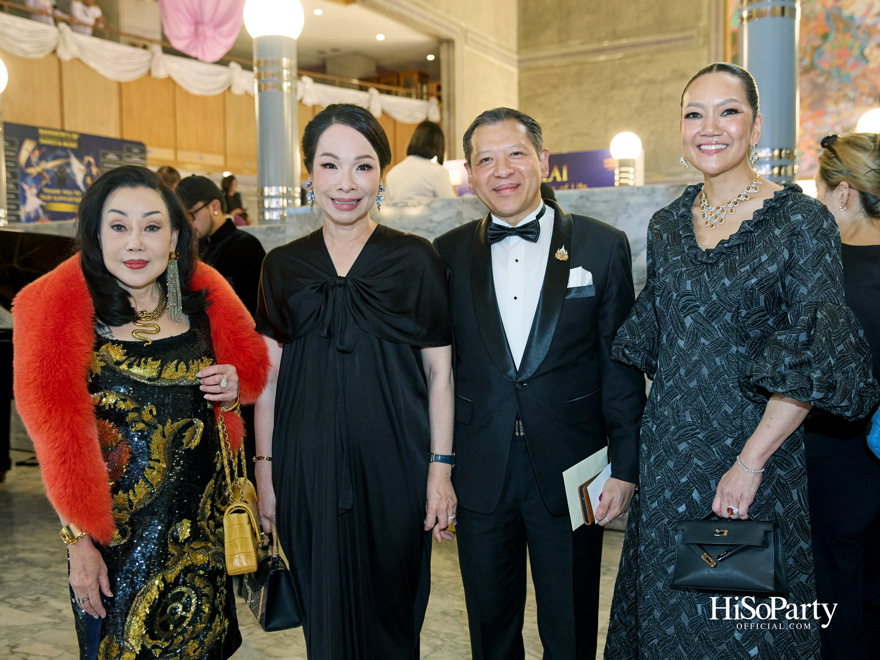 พระบาทสมเด็จพระเจ้าอยู่หัว  และสมเด็จพระนางเจ้าฯ พระบรมราชินี เสด็จฯ ทอดพระเนตรบัลเลต์ ‘โรมิโอ แอนด์ จูเลียต’