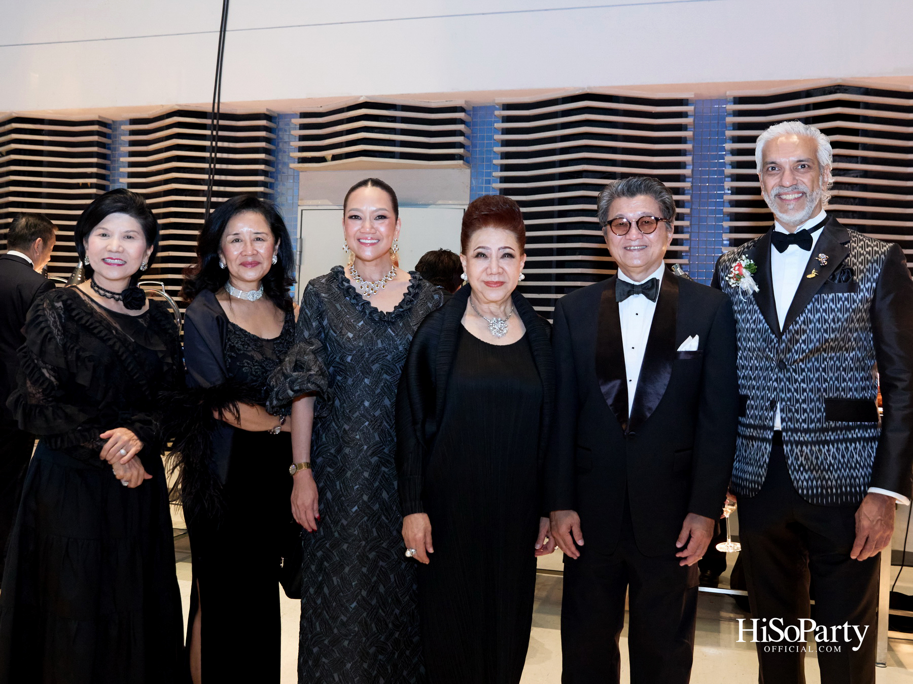 พระบาทสมเด็จพระเจ้าอยู่หัว  และสมเด็จพระนางเจ้าฯ พระบรมราชินี เสด็จฯ ทอดพระเนตรบัลเลต์ ‘โรมิโอ แอนด์ จูเลียต’