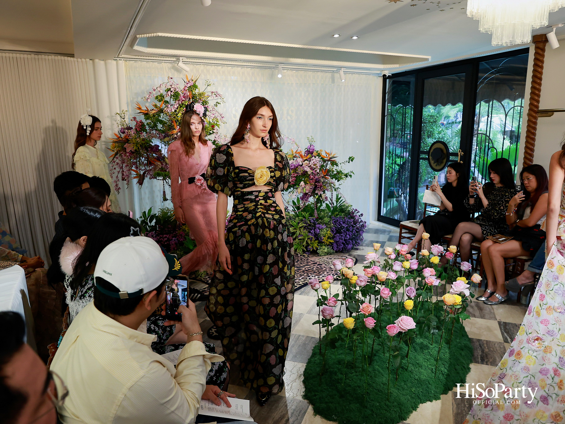 Sretsis เปิดตัวคอลเลกชัน ‘Sretsis Himmapan’ พาเข้าสู่โลกป่าหิมพานต์ผ่านแฟชั่นพรีเซนเทชั่น ณ Sretsis Inn Bangkok