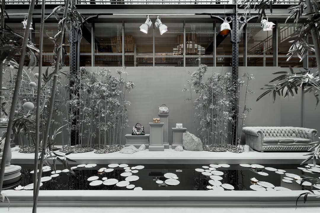 Delvaux ร่วมมือกับ Hans Op de Beeck เนรมิตโลกศิลปะโมโนโครม ถ่ายทอดความงามเหนือกาลเวลาผ่านงานหัตถศิลป์