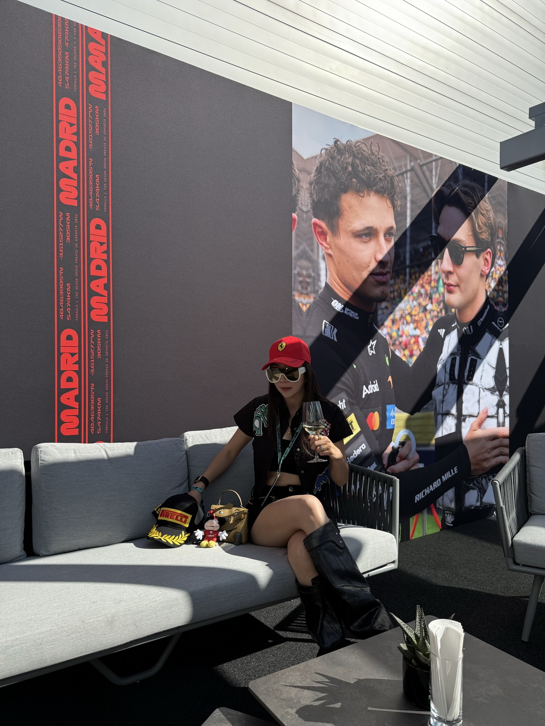 จาก Central Embassy สู่ F1 Paddock Club™ ธัญยรัตน์ พชรภัทร์ธนัญ กับประสบการณ์ Formula 1 สุดพิเศษที่มาดริด