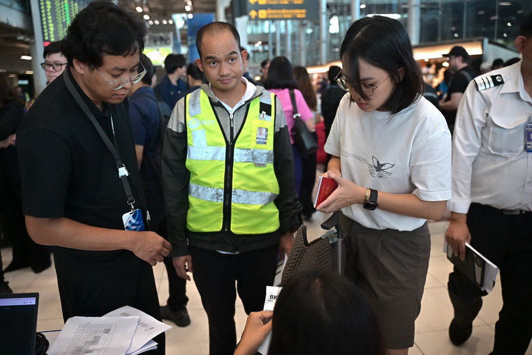 ททท. ร่วมกับ การบินไทย AOT ตำรวจท่องเที่ยว และ TPC ลงพื้นที่ท่าอากาศยานสุวรรณภูมิ ประสานความร่วมมือส่งต่อข้อมูลให้นักท่องเที่ยว