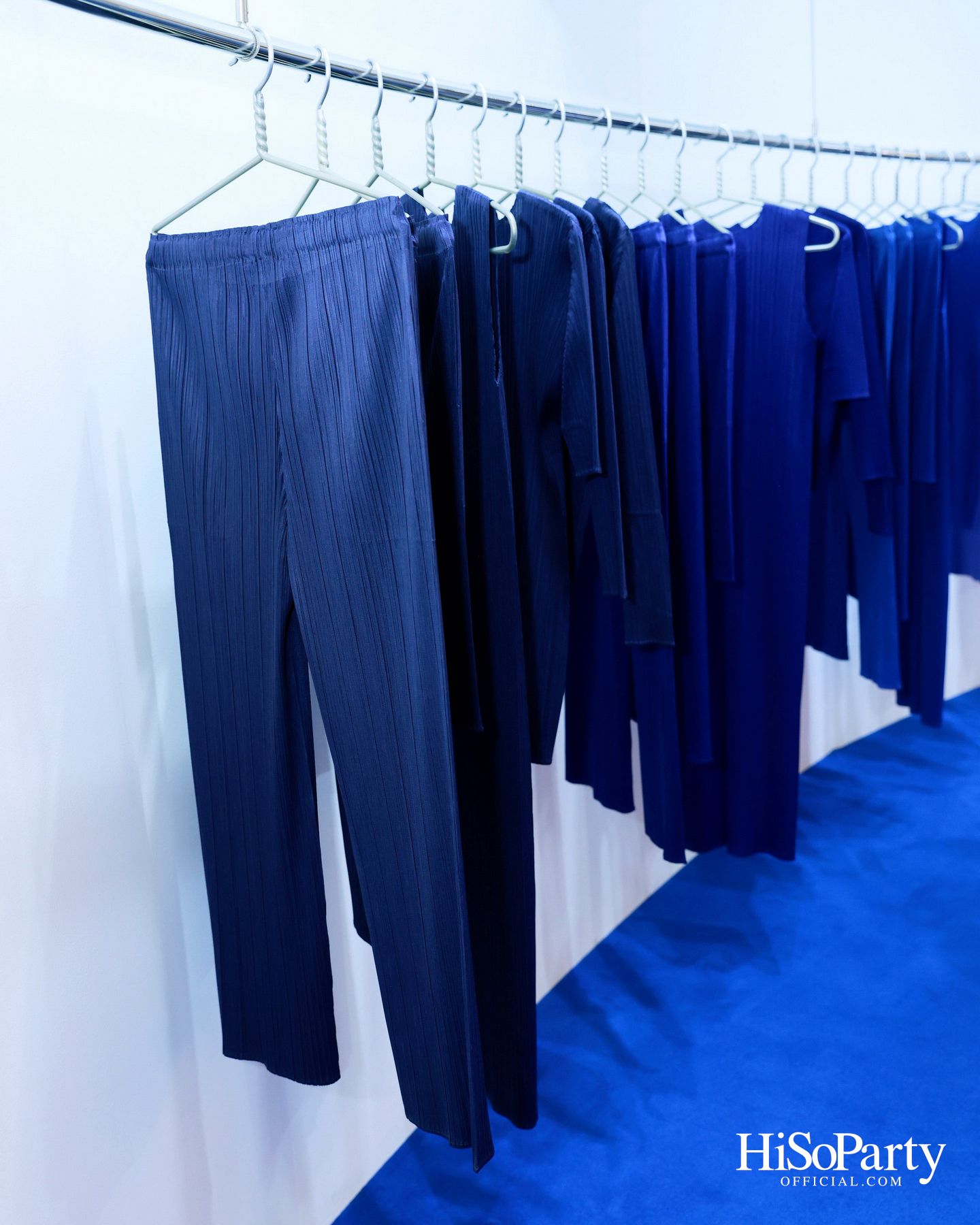 PLEATS PLEASE ISSEY MIYAKE เปิดตัว Pop-up ซีรีส์พิเศษ ‘AZURE COLORS’ 