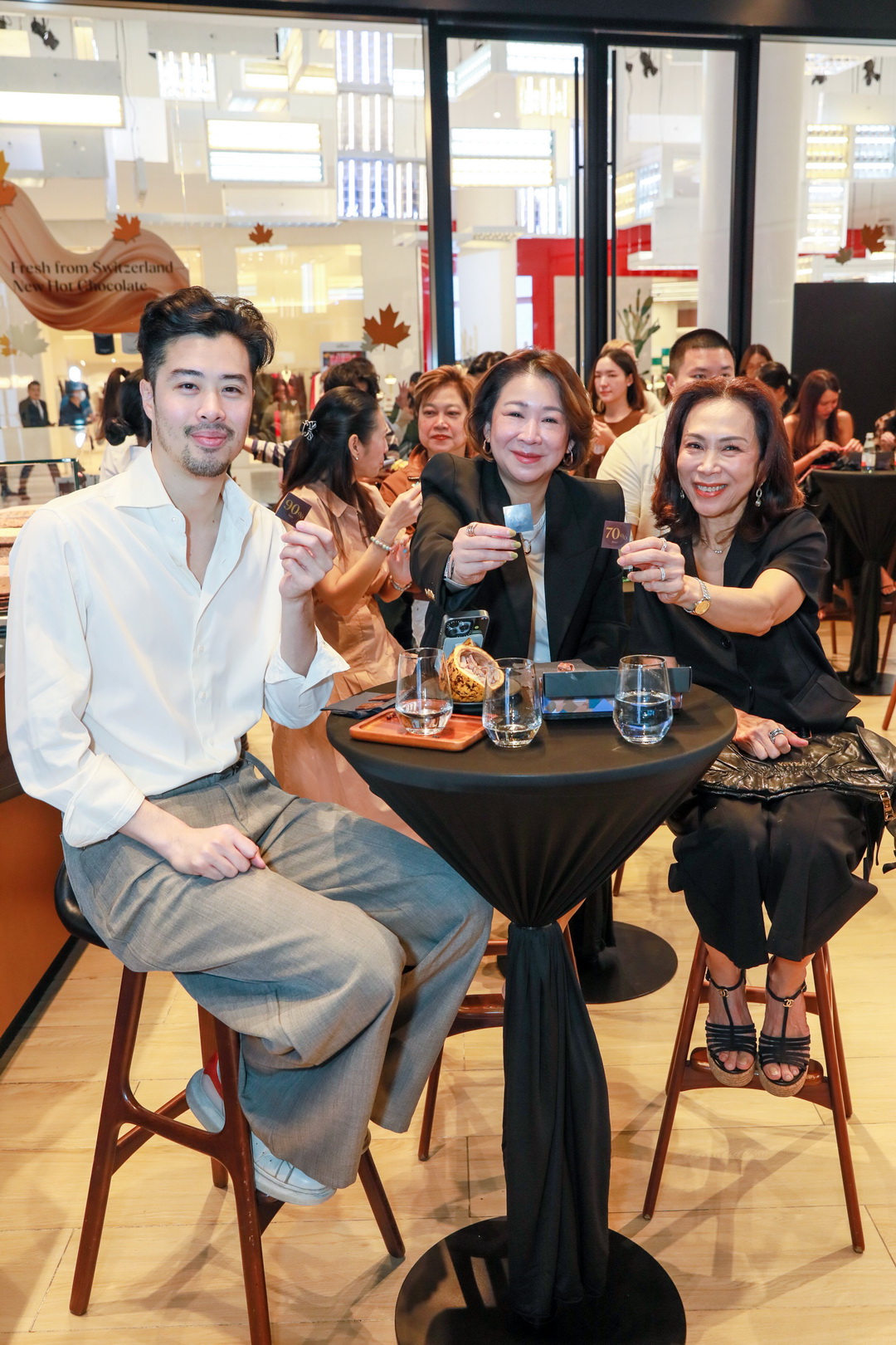 เอ็ม ดิสทริค ต้อนรับ Elias Läderach ถ่ายทอดศาสตร์ช็อกโกแลตสวิส พร้อมเปิดตัว ‘Thai Milk Tea Praline’ รสชาติพิเศษเฉพาะประเทศไทย