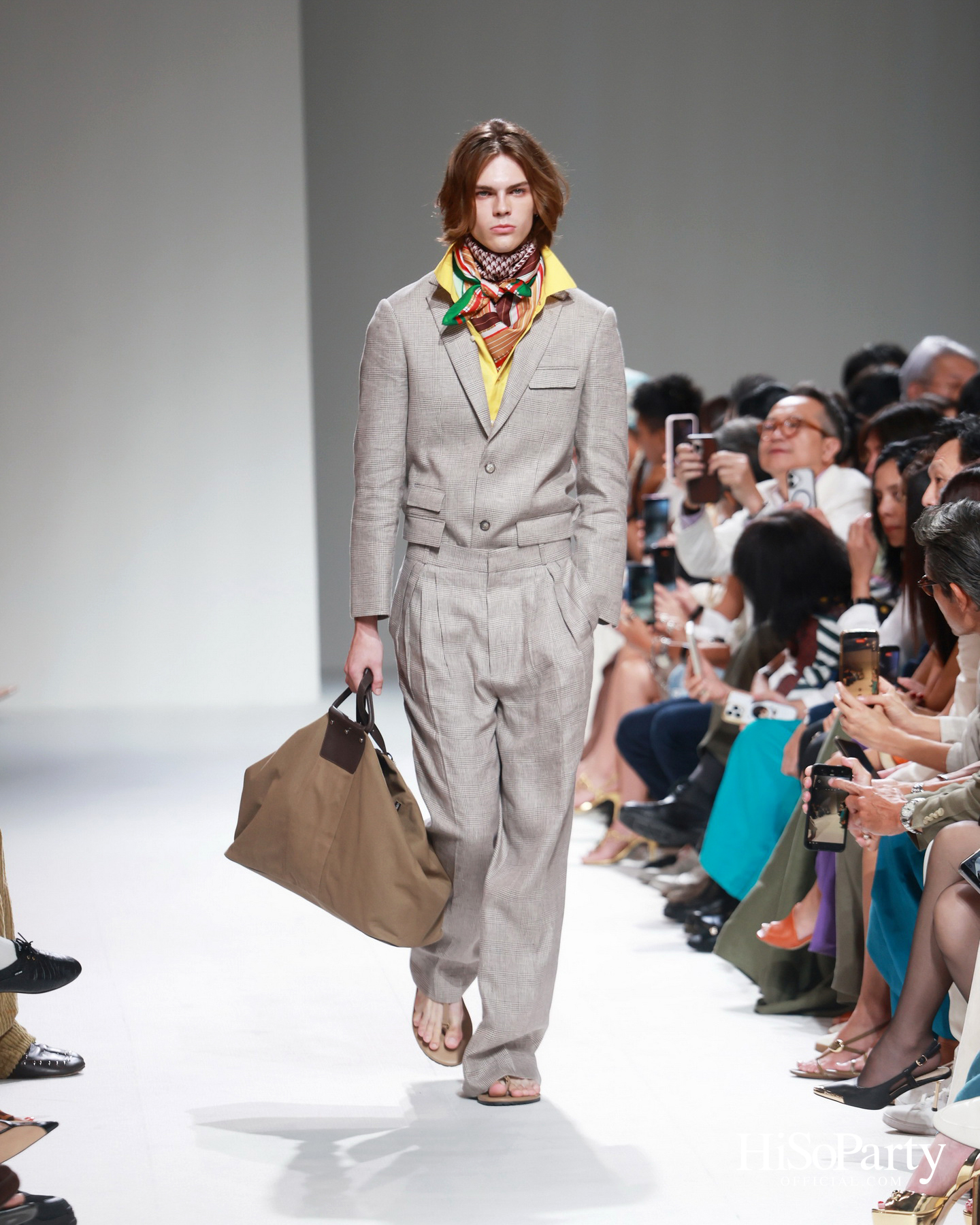 37°C Thirty-seven degrees Celsius นำเสนอคอลเลกชัน ‘LATITUDE 13.7° NORTH’ บนรันเวย์ BIFW2026