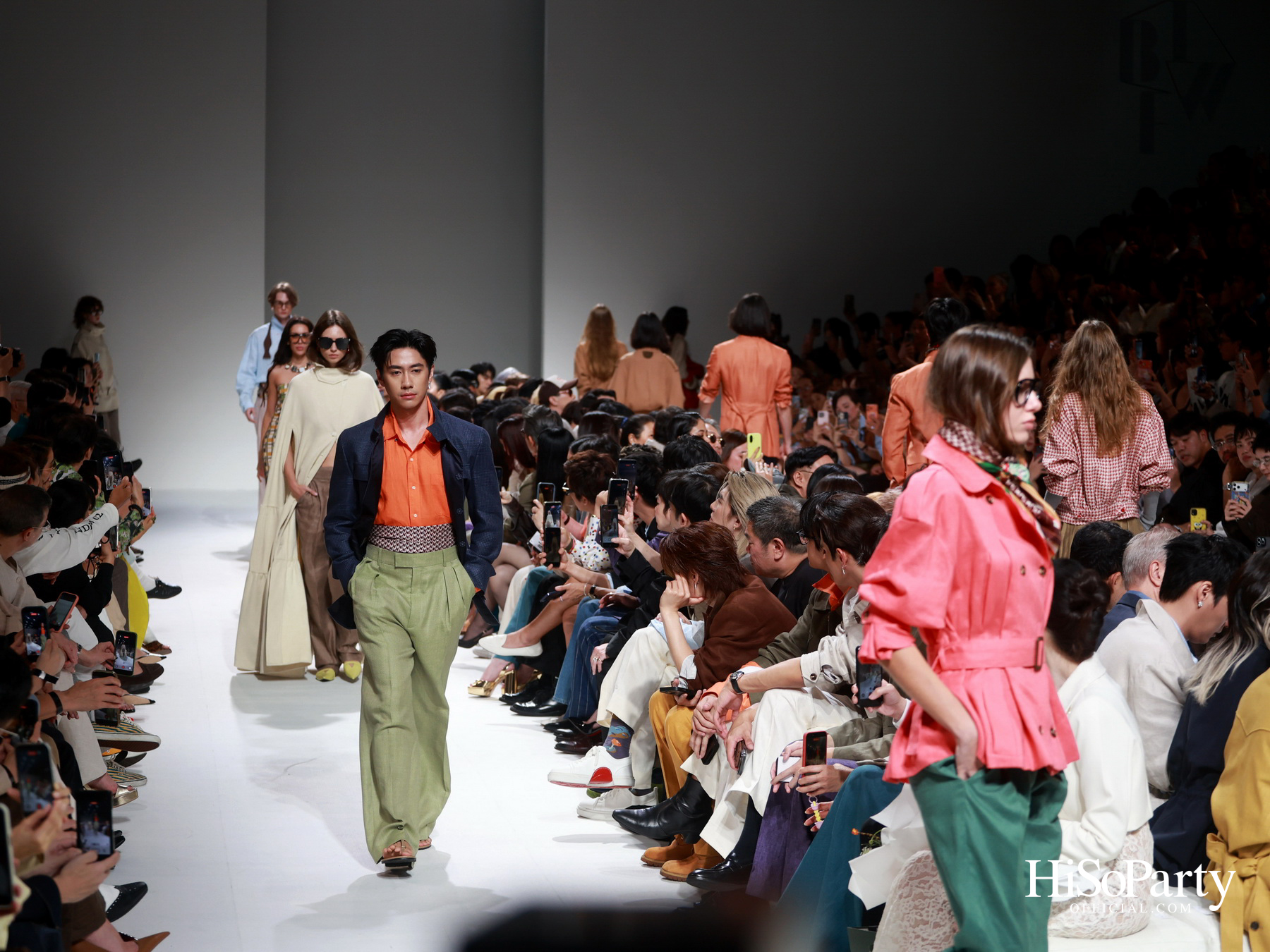 37°C Thirty-seven degrees Celsius นำเสนอคอลเลกชัน ‘LATITUDE 13.7° NORTH’ บนรันเวย์ BIFW2026