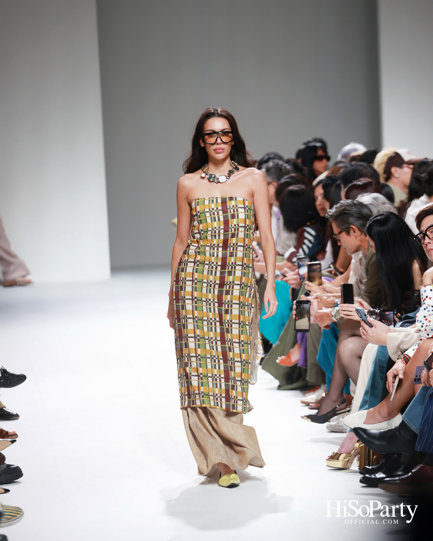 37°C Thirty-seven degrees Celsius นำเสนอคอลเลกชัน ‘LATITUDE 13.7° NORTH’ บนรันเวย์ BIFW2026