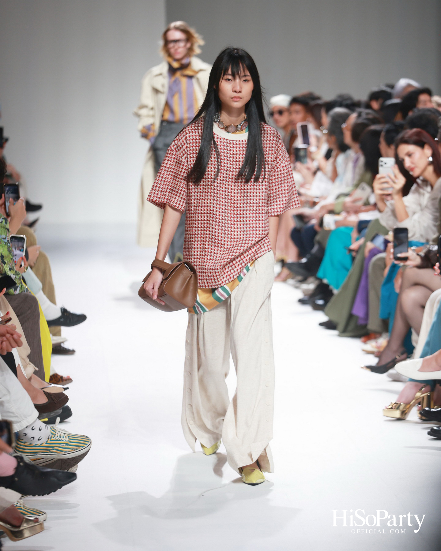 37°C Thirty-seven degrees Celsius นำเสนอคอลเลกชัน ‘LATITUDE 13.7° NORTH’ บนรันเวย์ BIFW2026