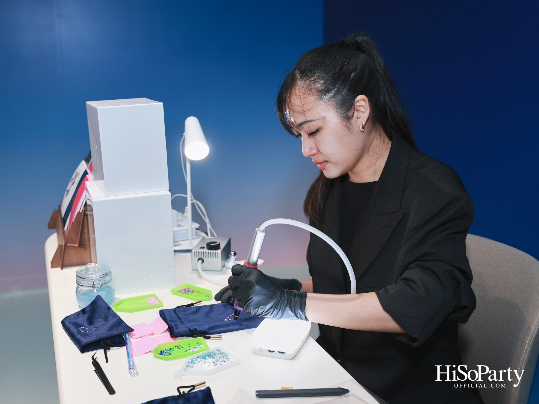 GUERLAIN เปิดตัว ‘GUERLAIN X GERMANIER CHRISTMAS COLLECTION 2026’ ถ่ายทอดมนตร์เสน่ห์แห่งเทศกาลคริสต์มาสผ่านศิลปะแฟชั่นชั้นสูง