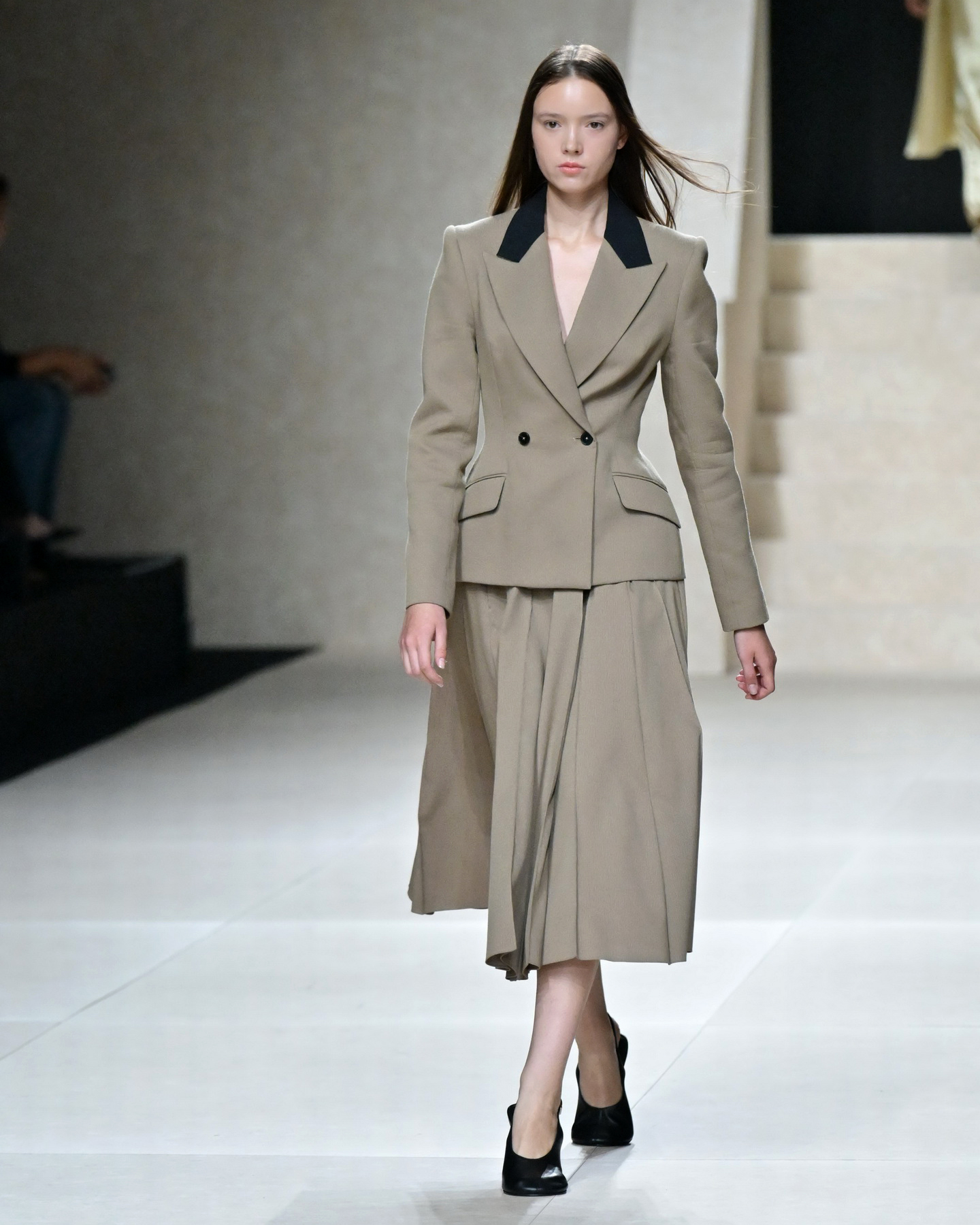 Asava ต้อนรับ Law Roach สไตลิสต์ระดับโลก ร่วมชมแฟชั่นโชว์ ‘A Life In Between’ ในงาน ELLE Fashion Week 2026